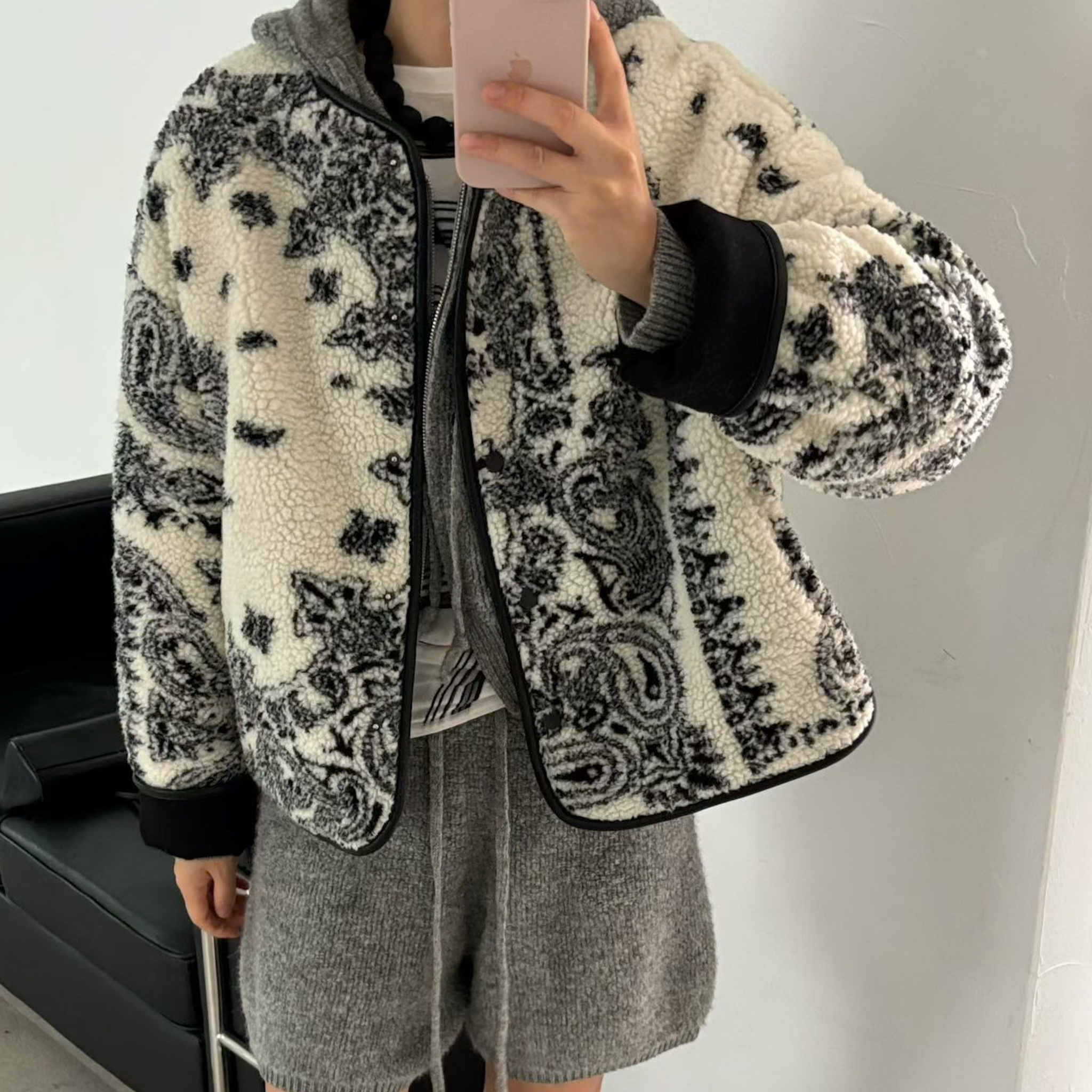 N02 弧形開衩下擺圖騰外(白)