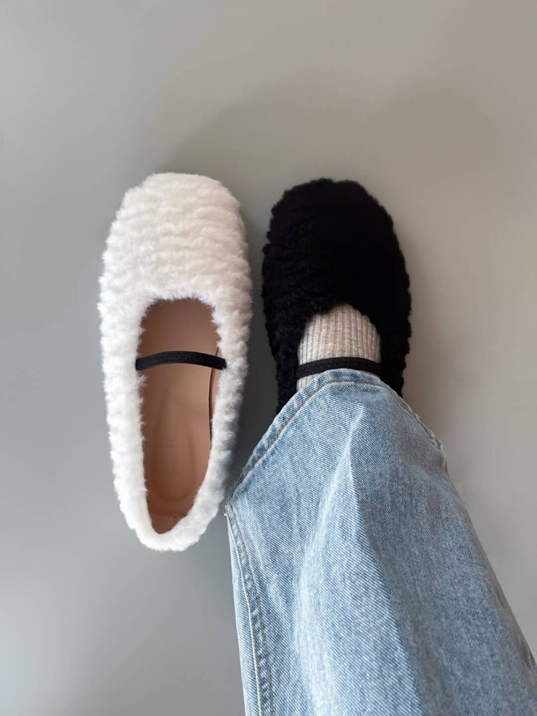 SH5236 毛絨黑帶平底鞋 *足碼*