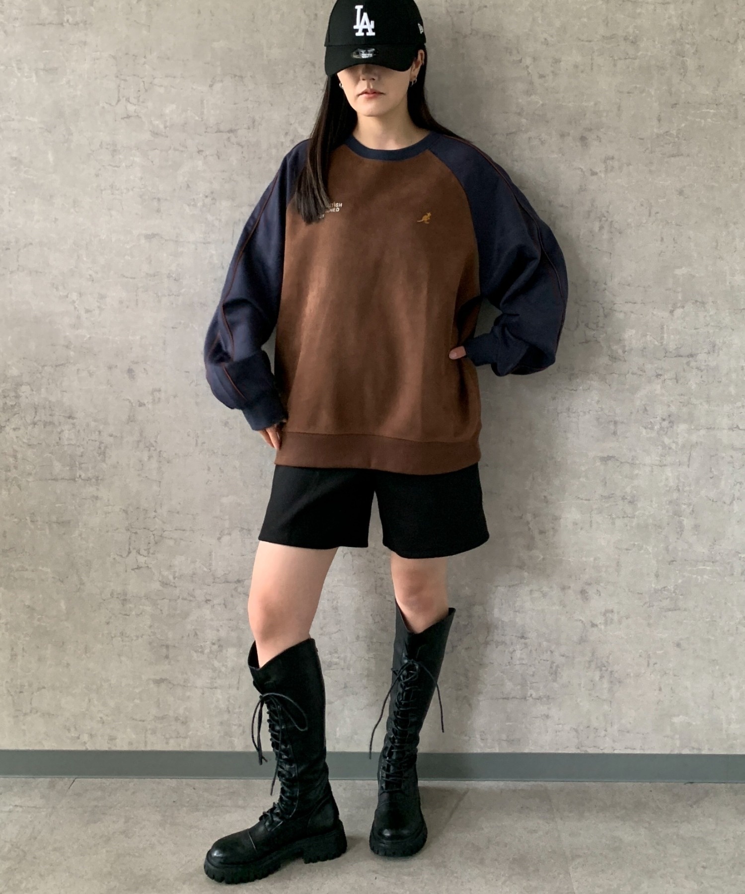 KANGOL / faux suede embroidered raglan top