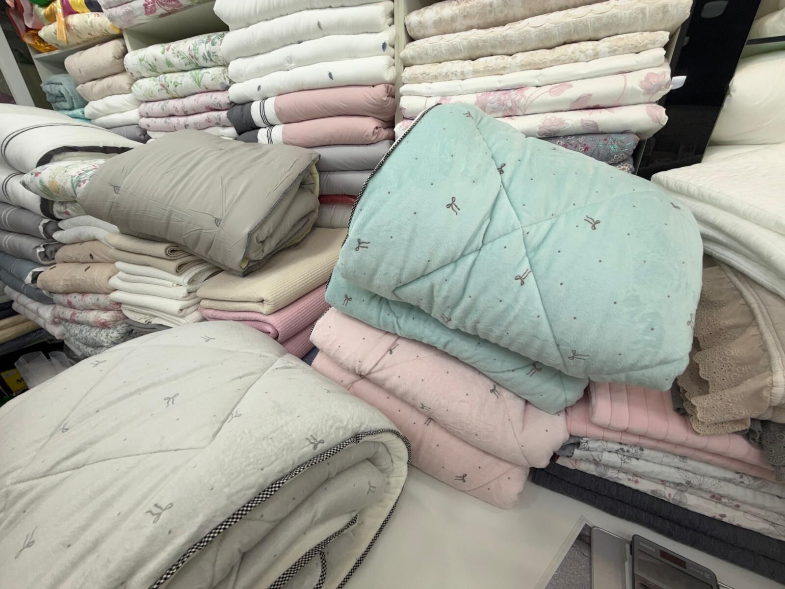 O60 蝴蝶結 法蘭絨被 S:160x180 $550 Q:210x230$650 枕頭袋$109@1 $198@2