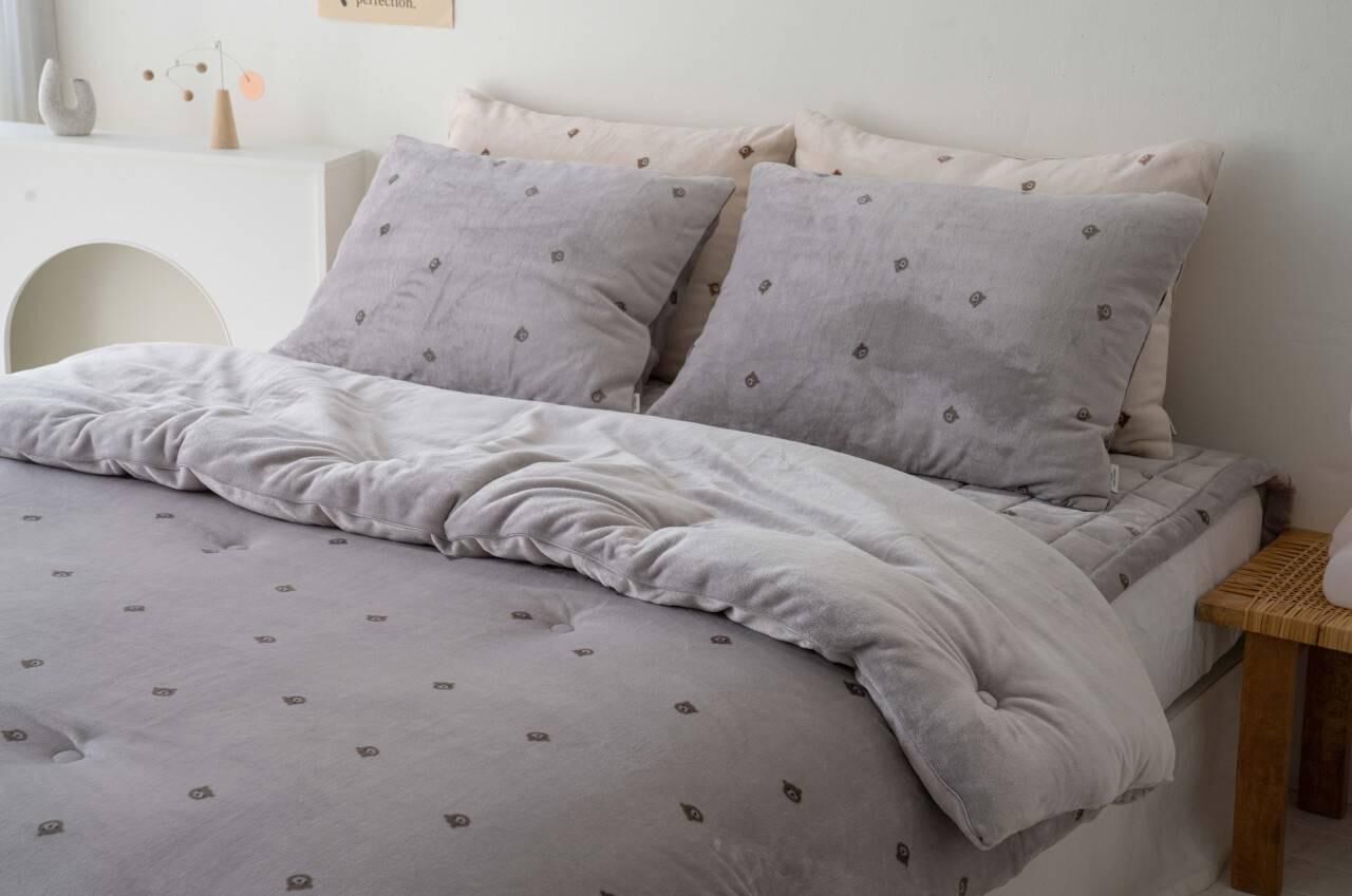 O64  法蘭絨被 熊仔S:160x180 $550 Q:210X230 $650 枕頭袋$109@1 $198@2