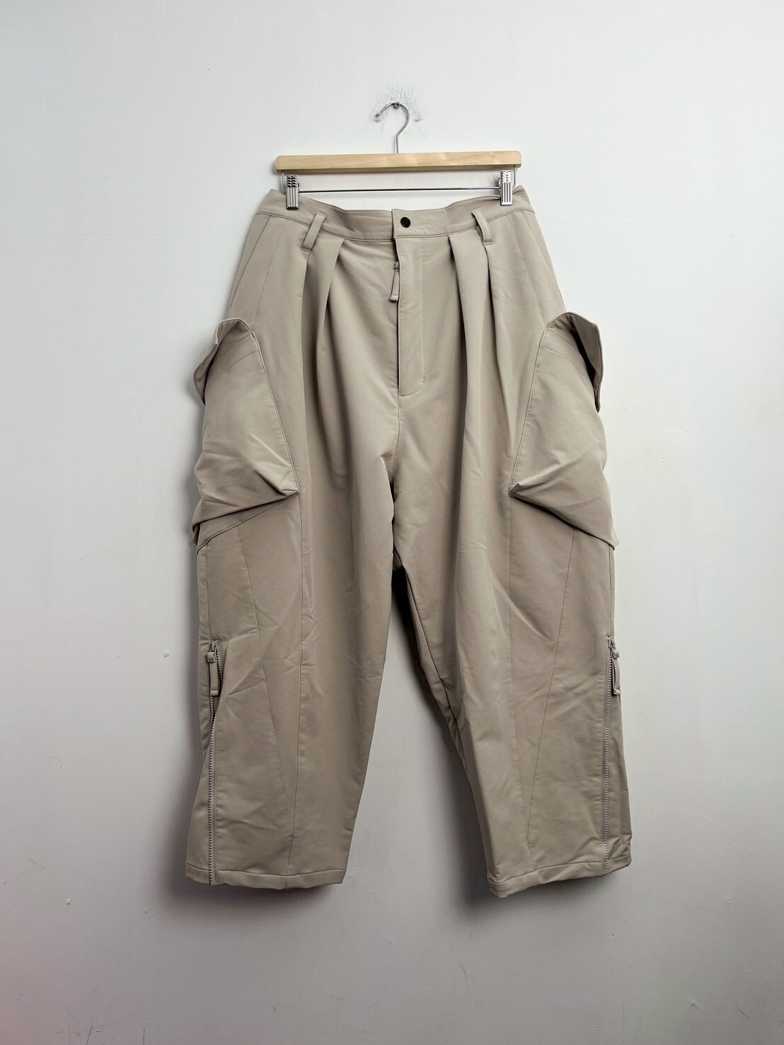 GOOPiMADE® 23AW Exs-P1 “Exoskeleton” BiG Utility Pants - Bone SIZE 3