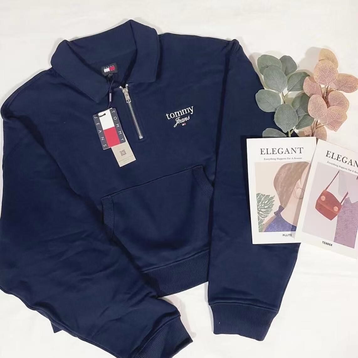 TOMMY JEANS BOXY HALF ZIP SWEATSHIRT