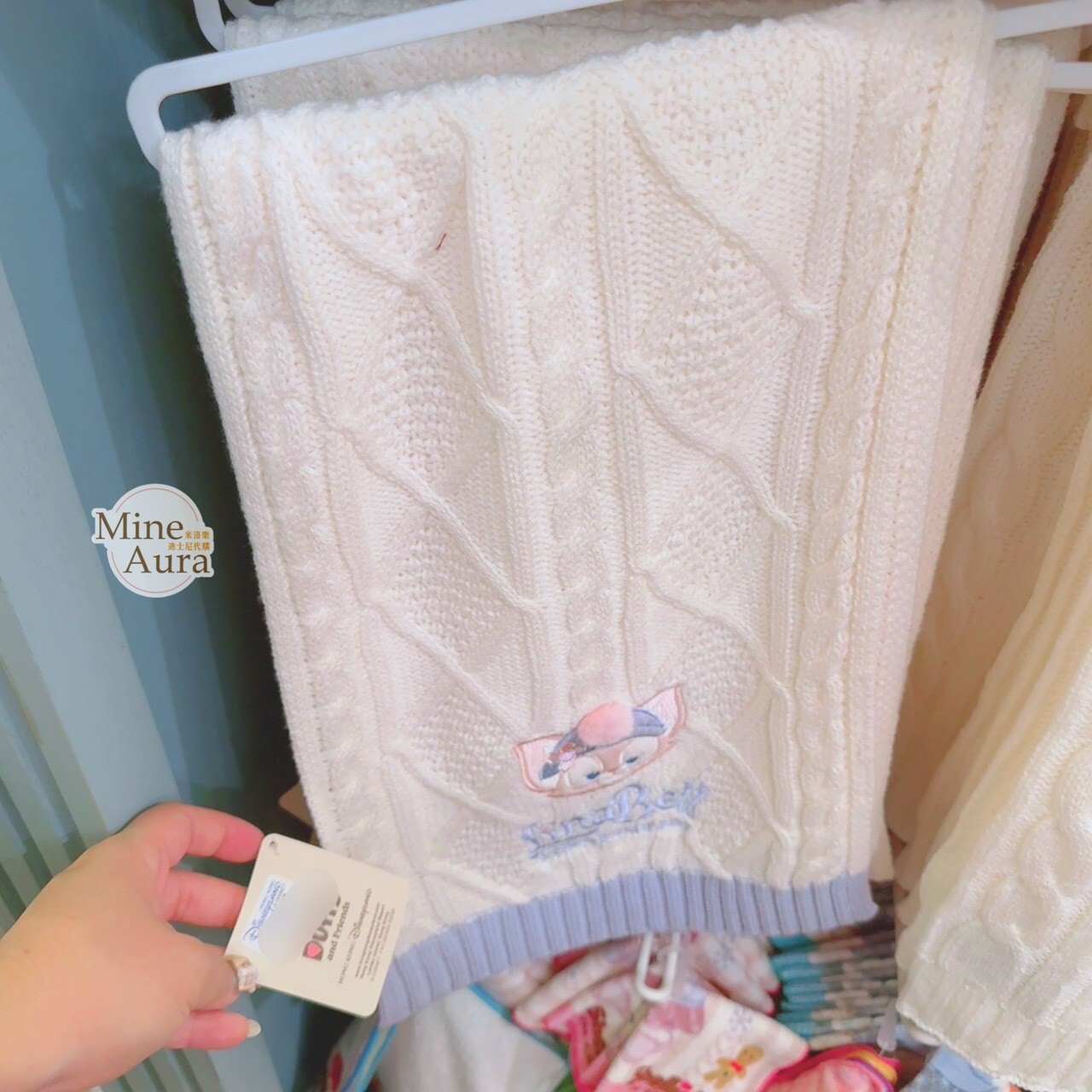 冬日暖洋洋 達菲 Duffy 與好友 玲娜貝兒 LinaBell 編織麻花 圍巾 -香港迪士尼樂園