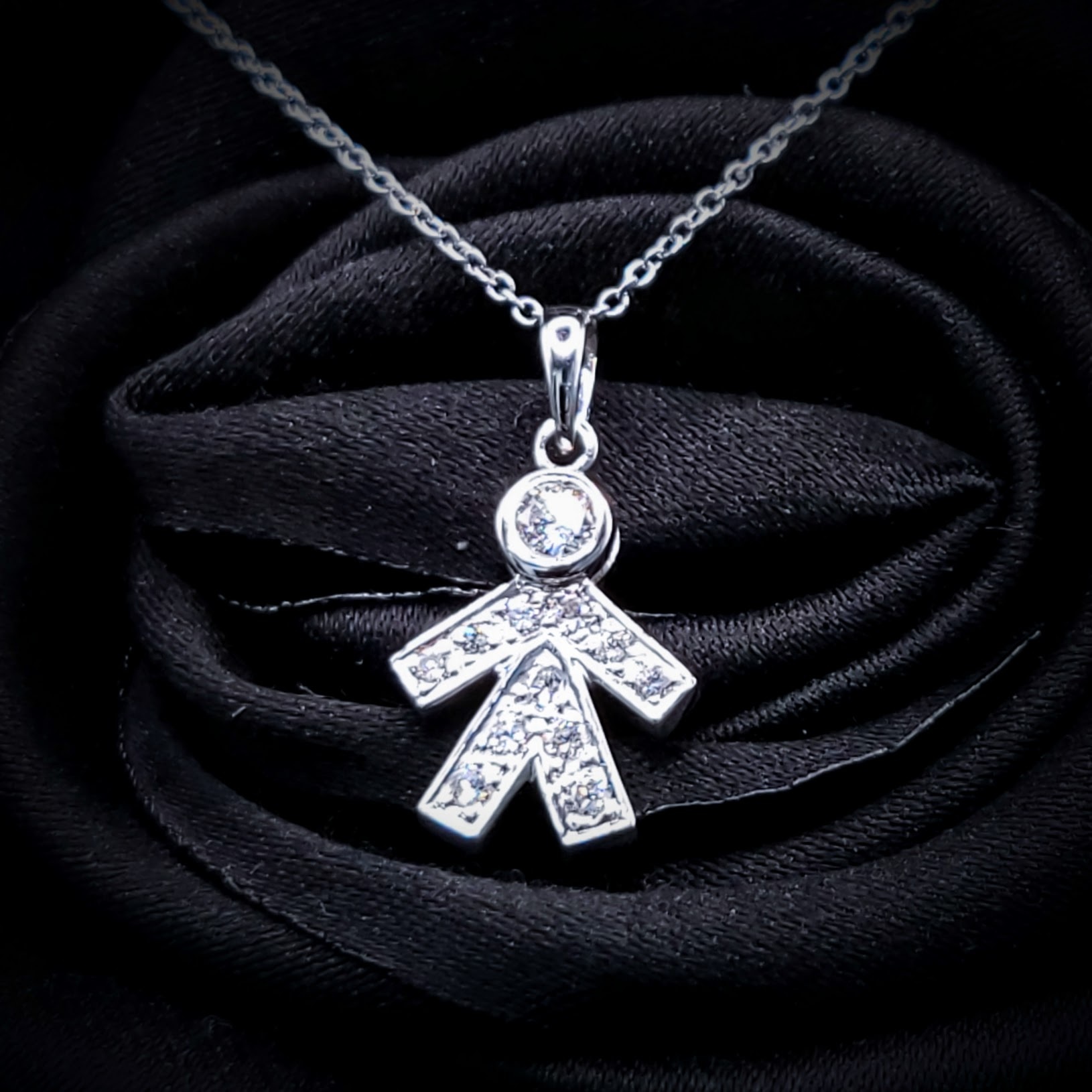 全新18K白金9份鑽石吊墜