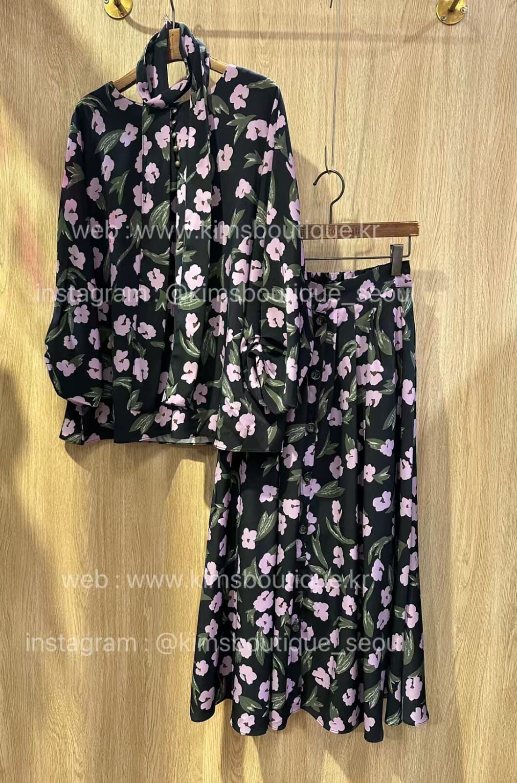 KM5215 大花圖案綁帶上衣