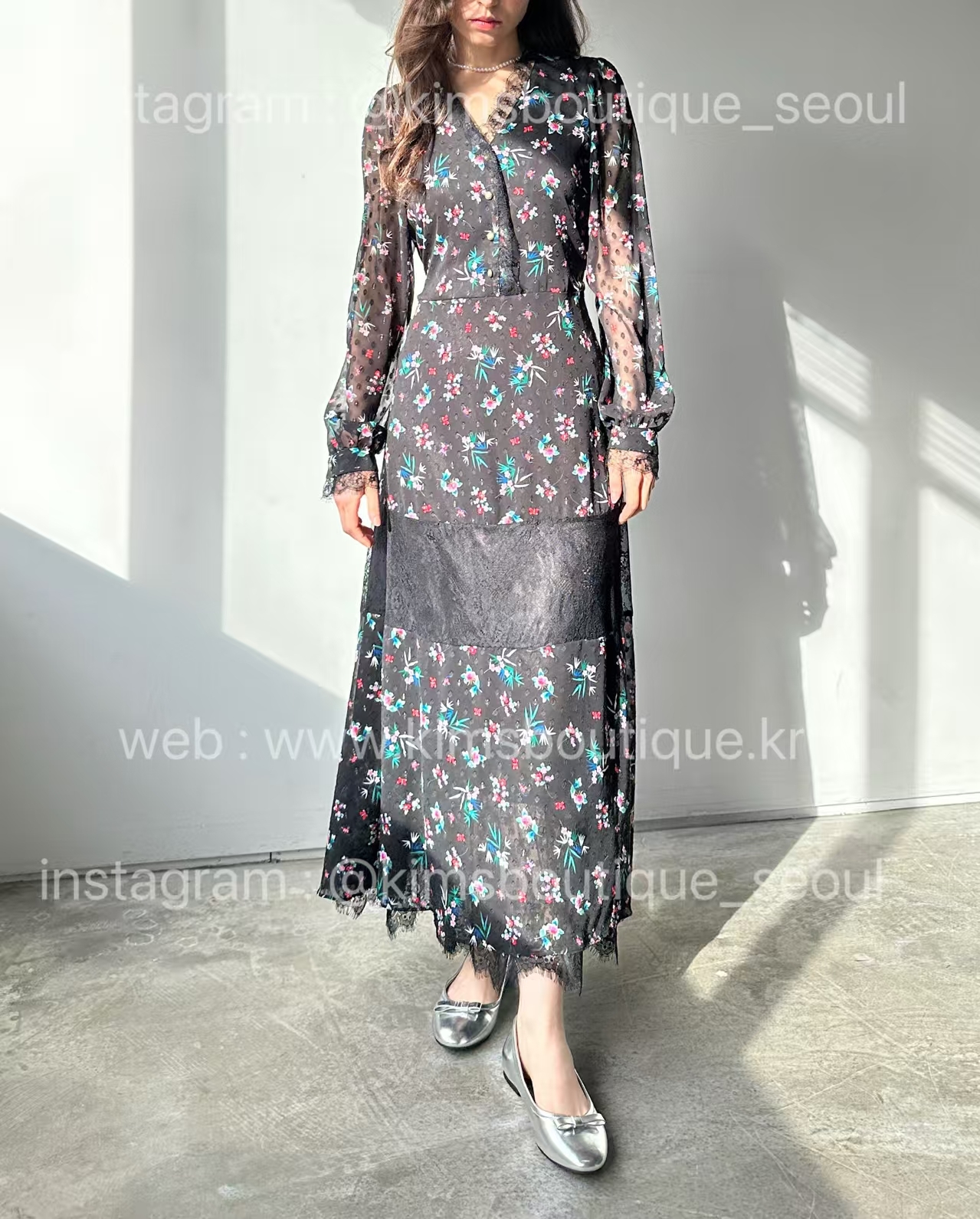 KM5231 印花蕾絲拼接連身裙