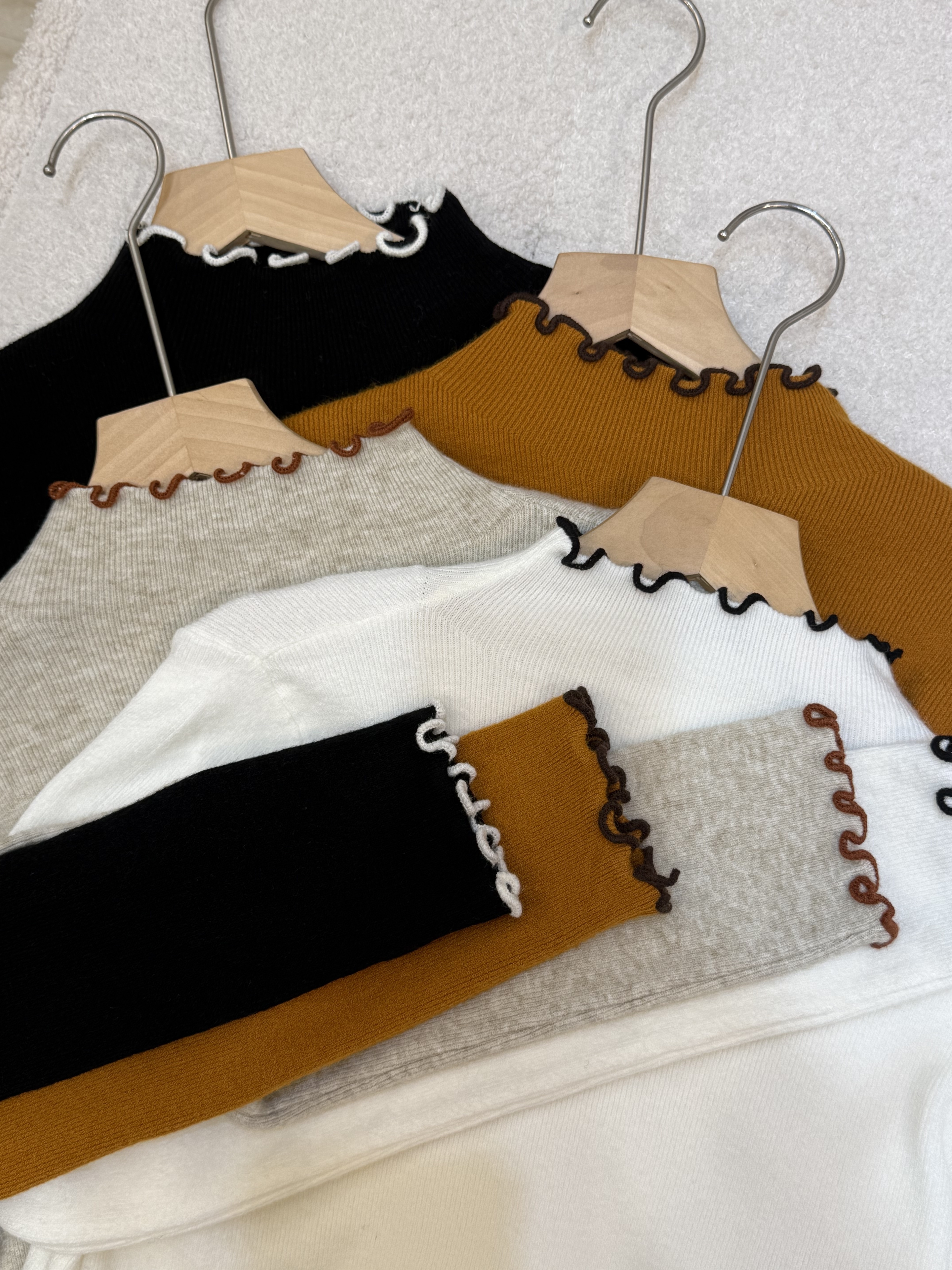 撞色捲邊針織厚磅打底