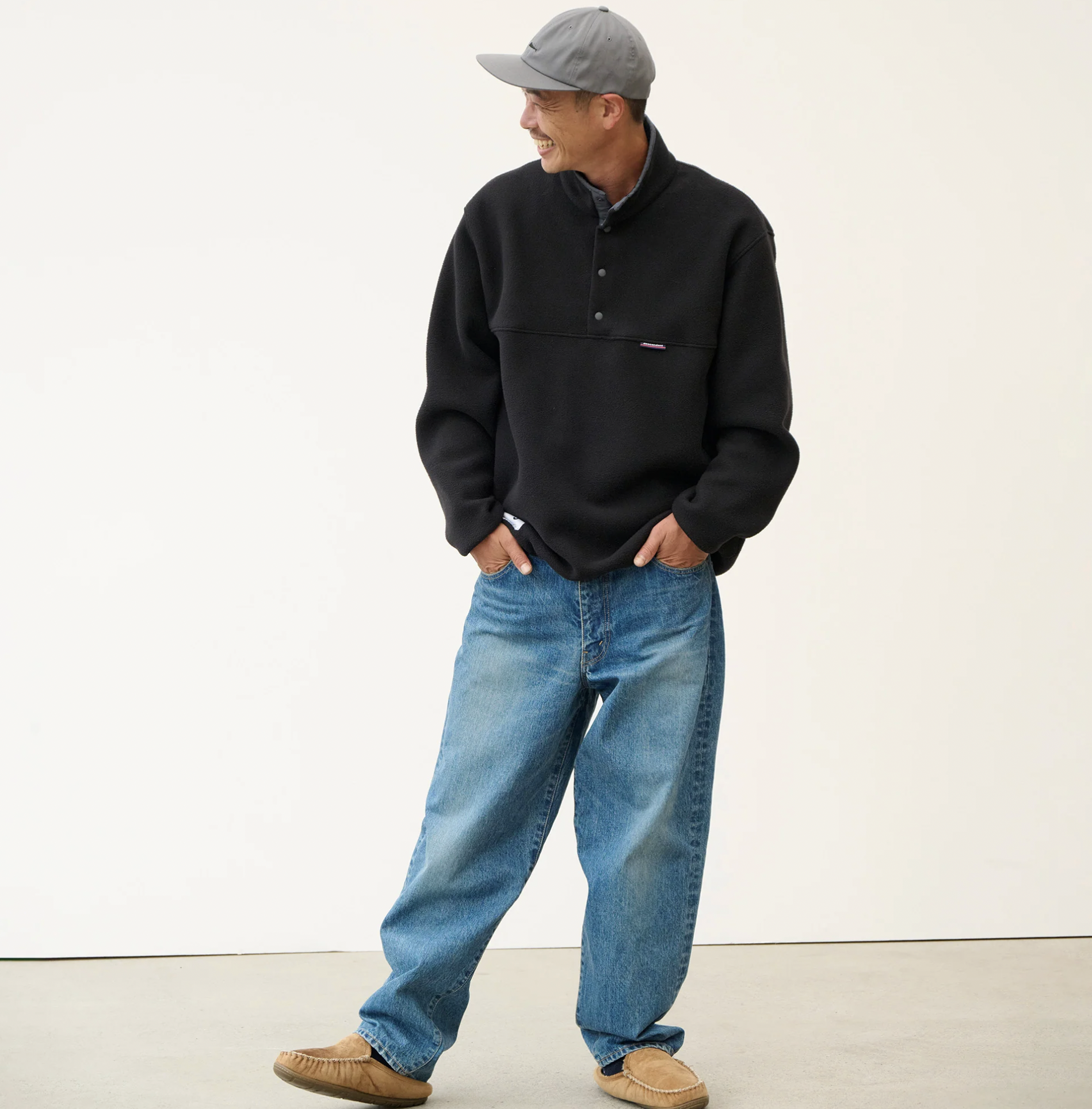 [現貨] DESCENDANT FW25 HUMMING FLEECE PULLOVER | (BLACK / PURPLE / TEAL)