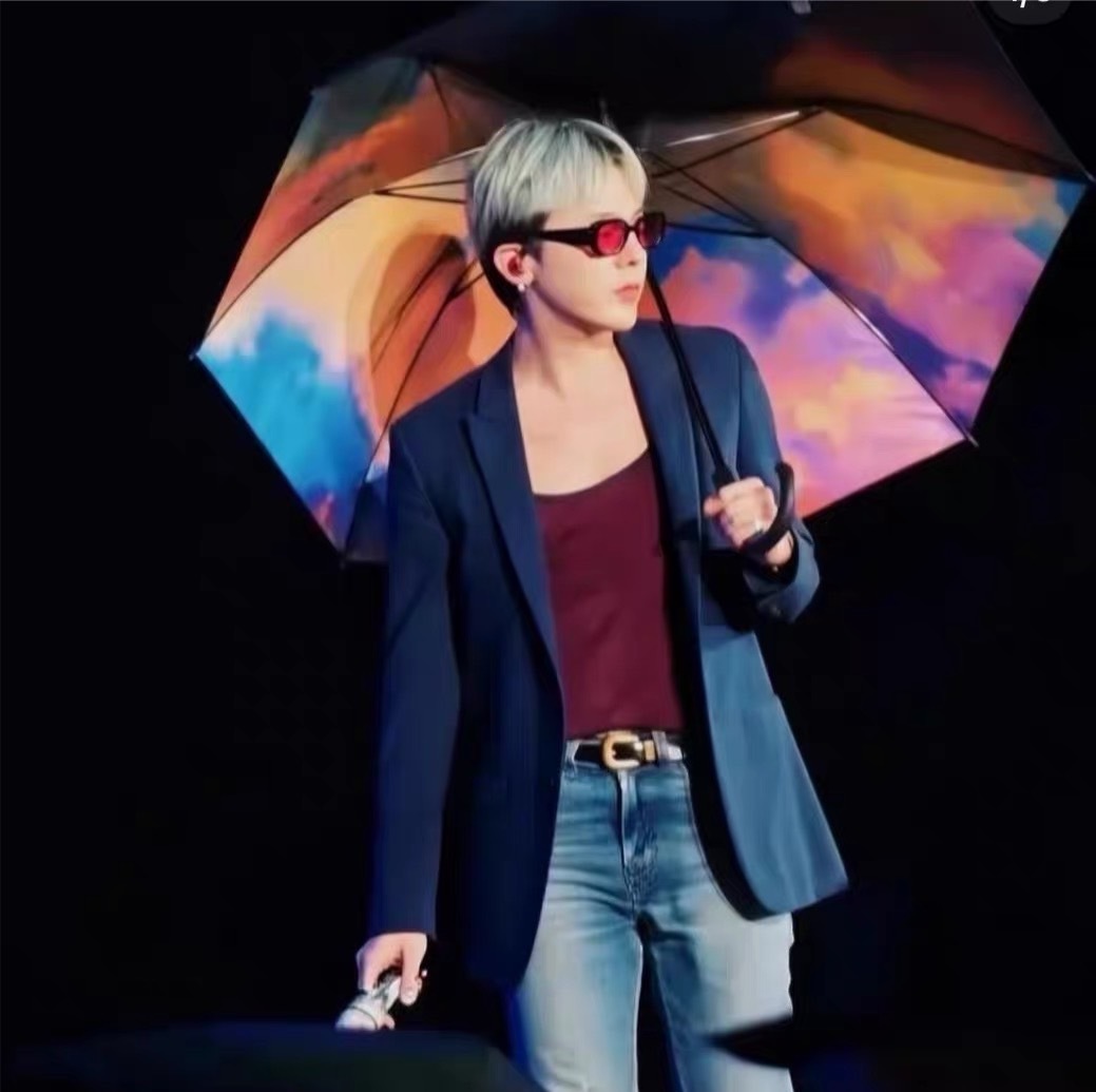 【Luxury】 現貨 GD 權志龍 巡迴展覽官方周邊 限定款雨傘 G-Dragon 渲染 長直傘 折疊傘 短傘 遮陽傘 涼感風扇 手持風扇 電風扇