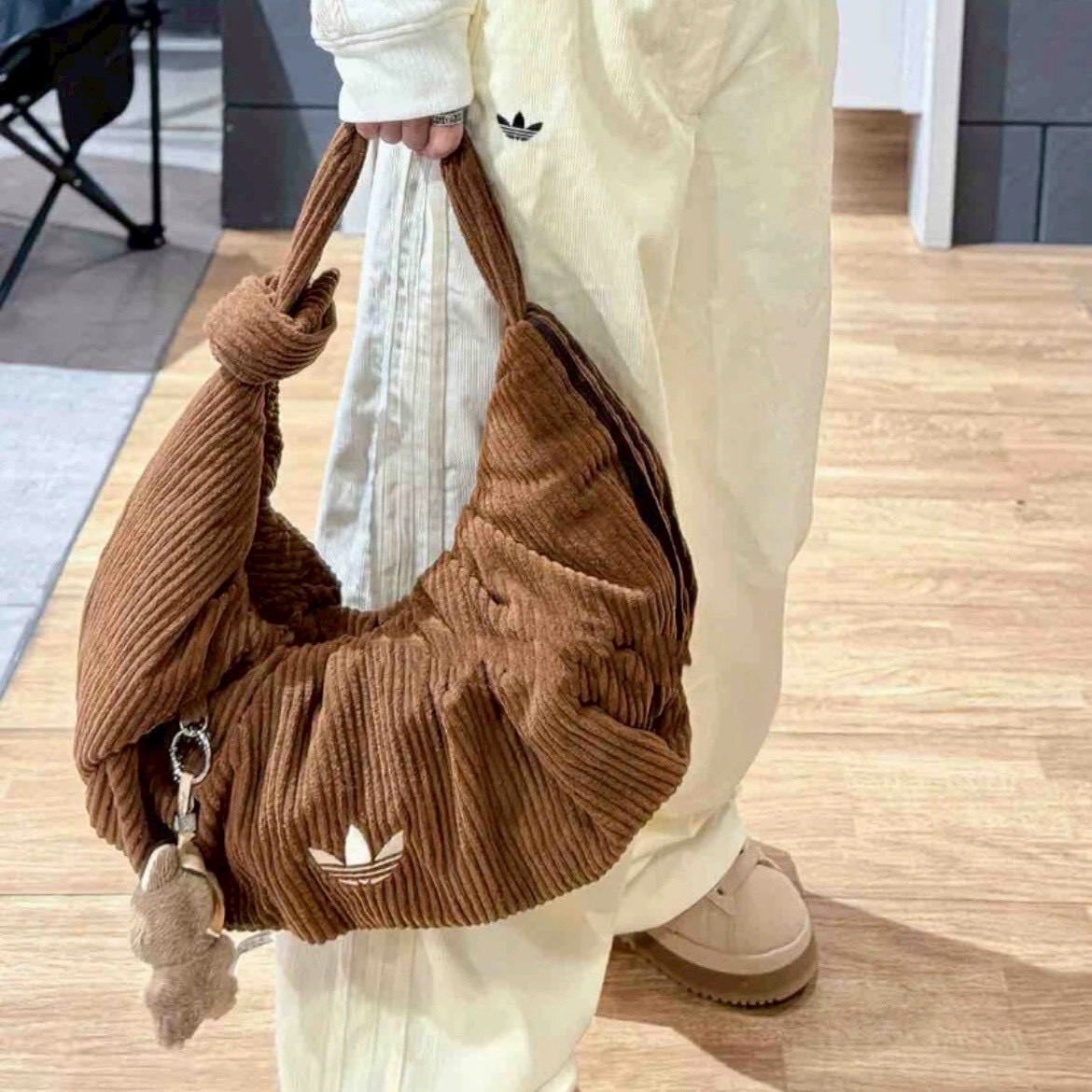 ADIDAS  燈芯絨可頌雲朵包