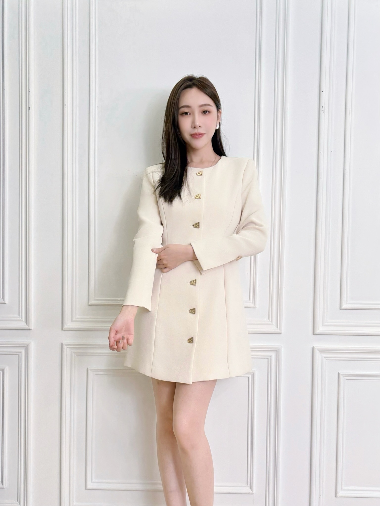 金壓釦開衩袖傘洋