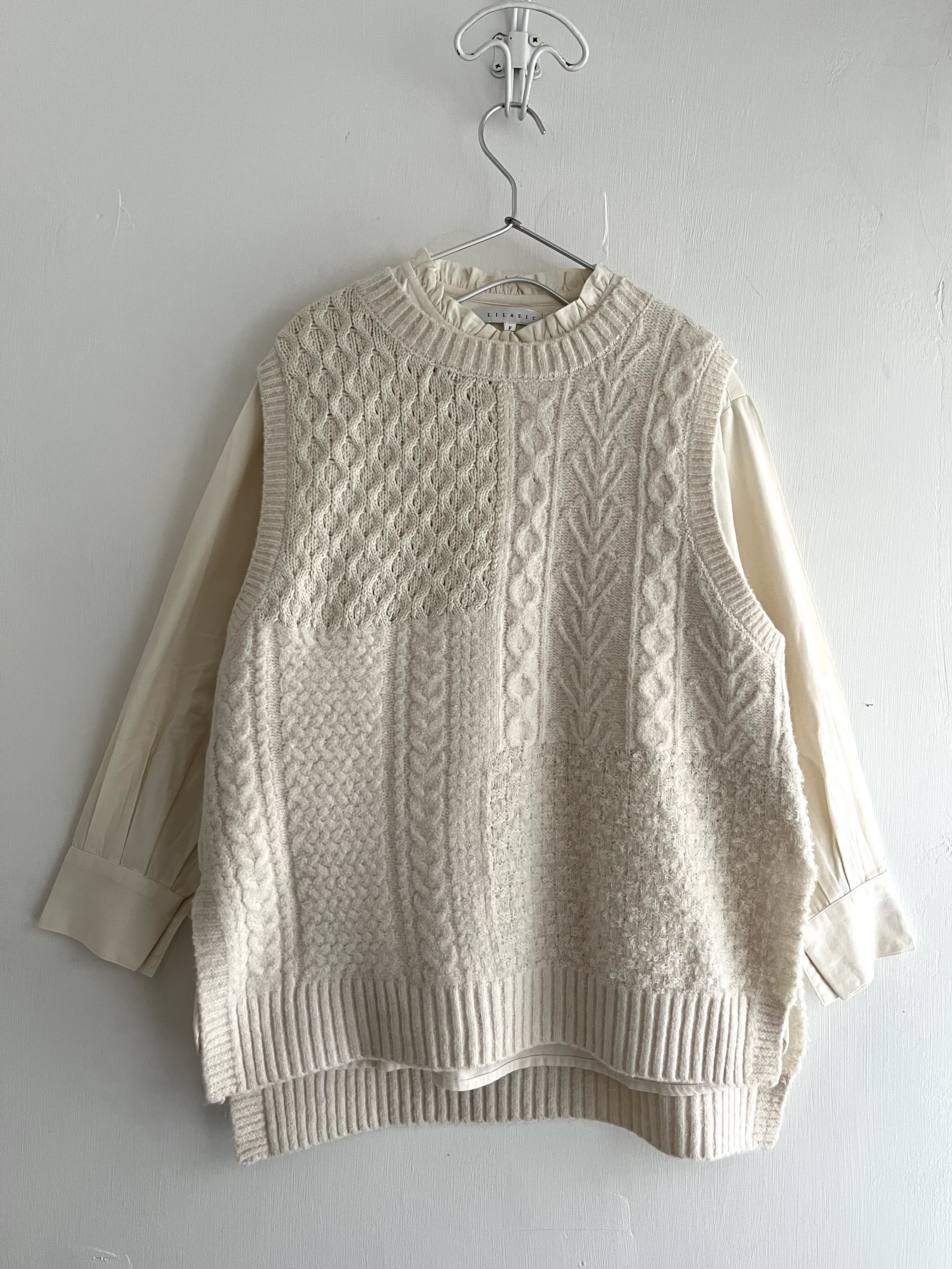 cloud nine米白色毛冷背心