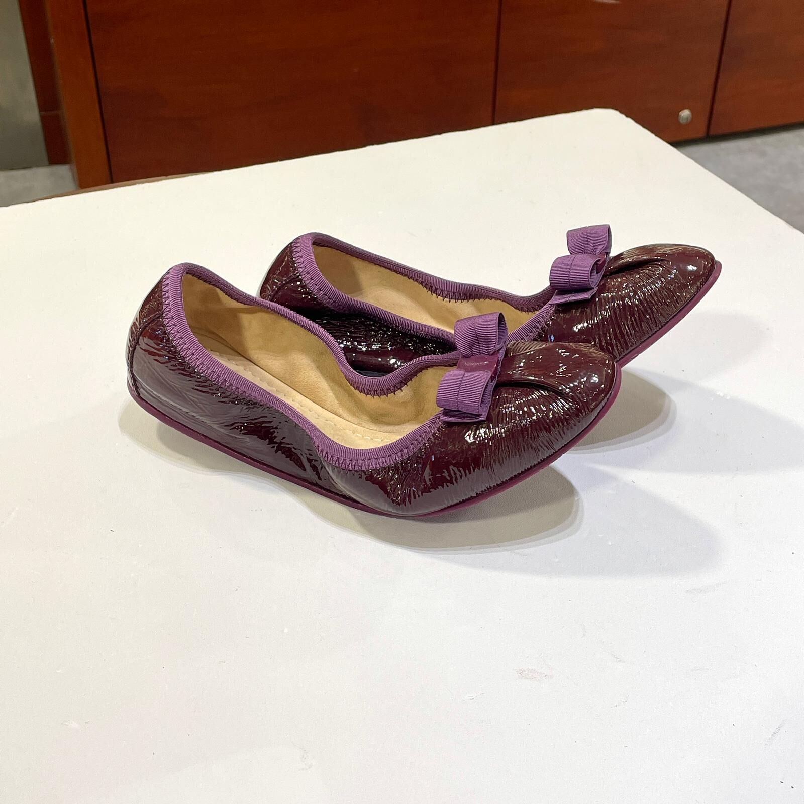 只有35碼~全球最抵!!! 全新FERRAGAMO FLAT SHOES,紫紅色漆皮,配蝴蝶結,菲拉格慕,芭蕾舞鞋,#折疊娃娃鞋 #香榭站正品