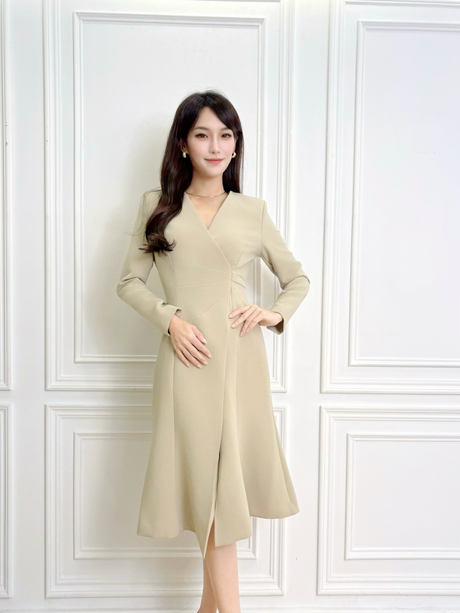 V領側抓皺魚尾洋裝