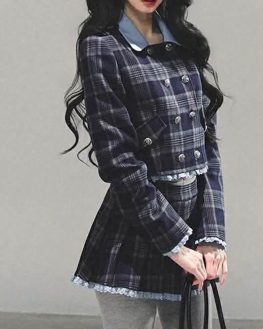 設計師家普洛斯特藍格紋鋪棉外套+百褶裙