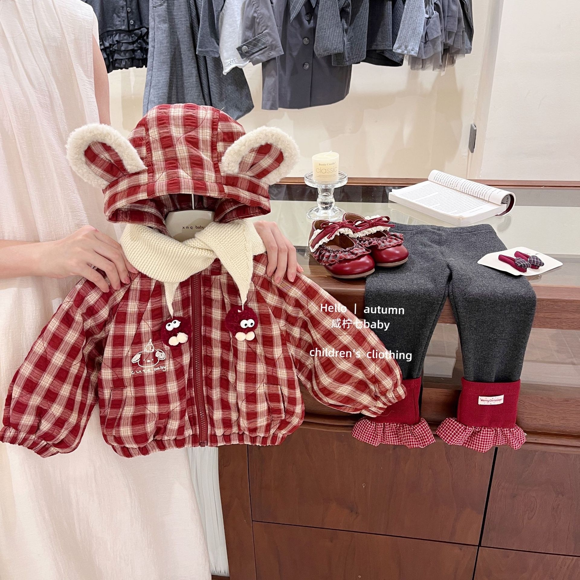 兔耳朵小煤球紅格子加絨外套(送圍巾)/灰拼紅一體絨格子褲