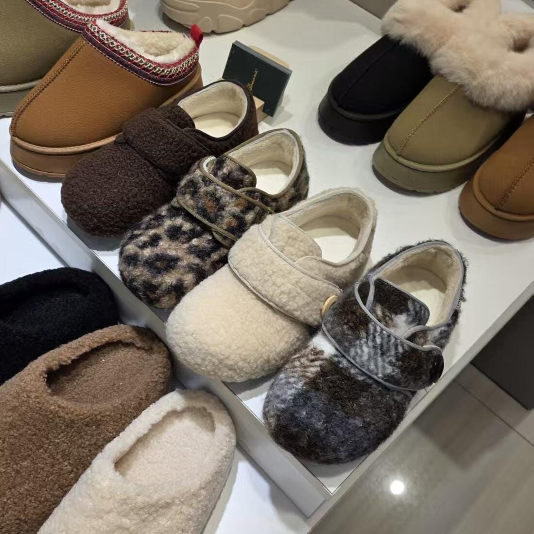 SH5240 可愛毛絨拖鞋 *足碼*