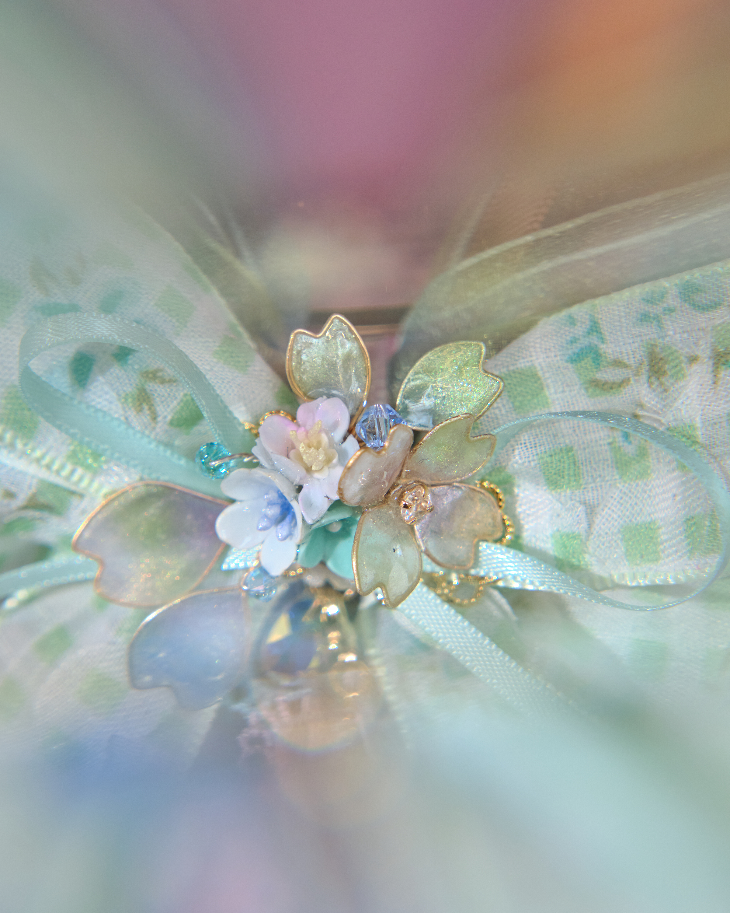 13094 Mermaid Shell Dream Cold-Porcelain Floral Detachable Bow Duo Set