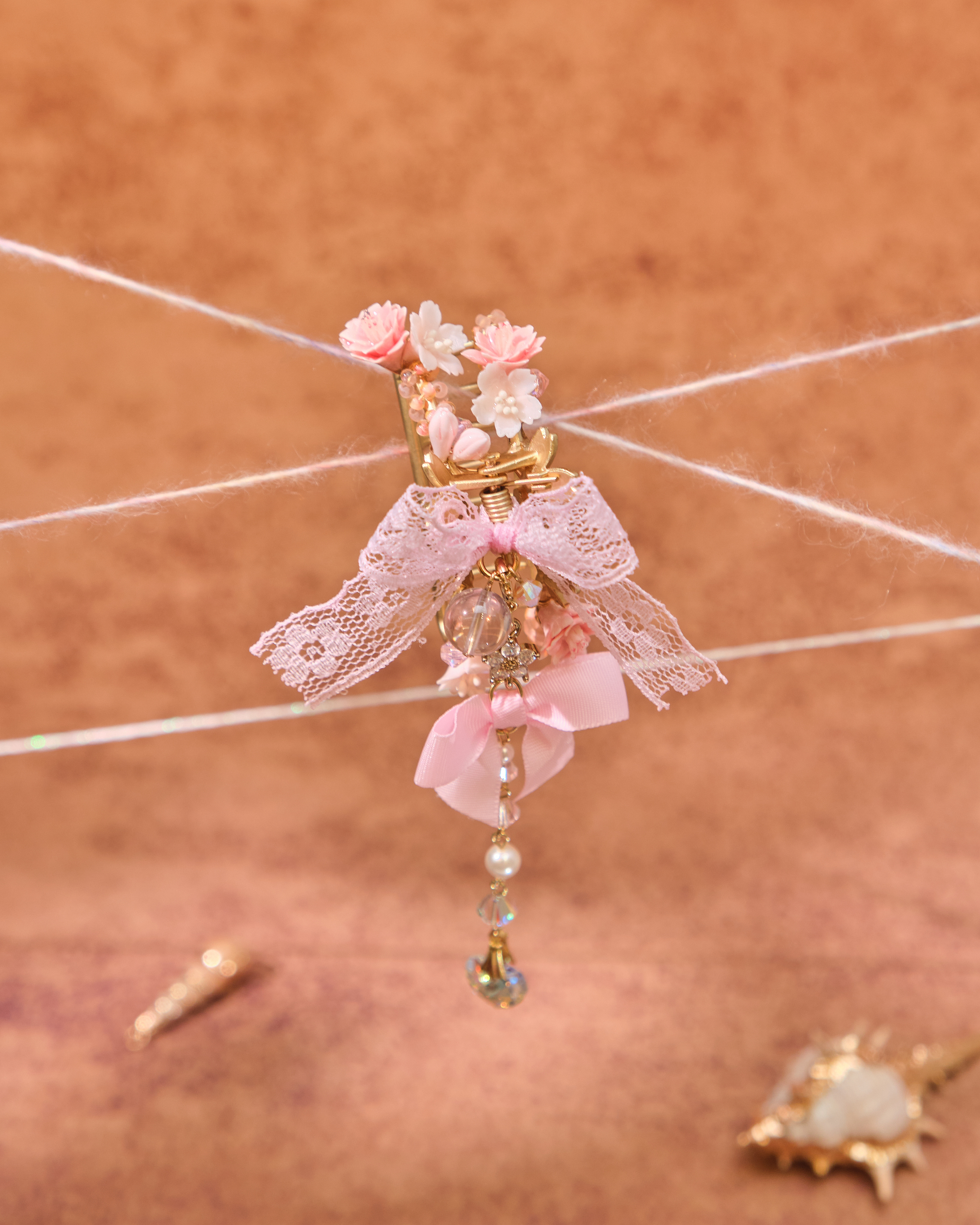 13060 Elegant Flower Language Shark Clip with Detachable Bow