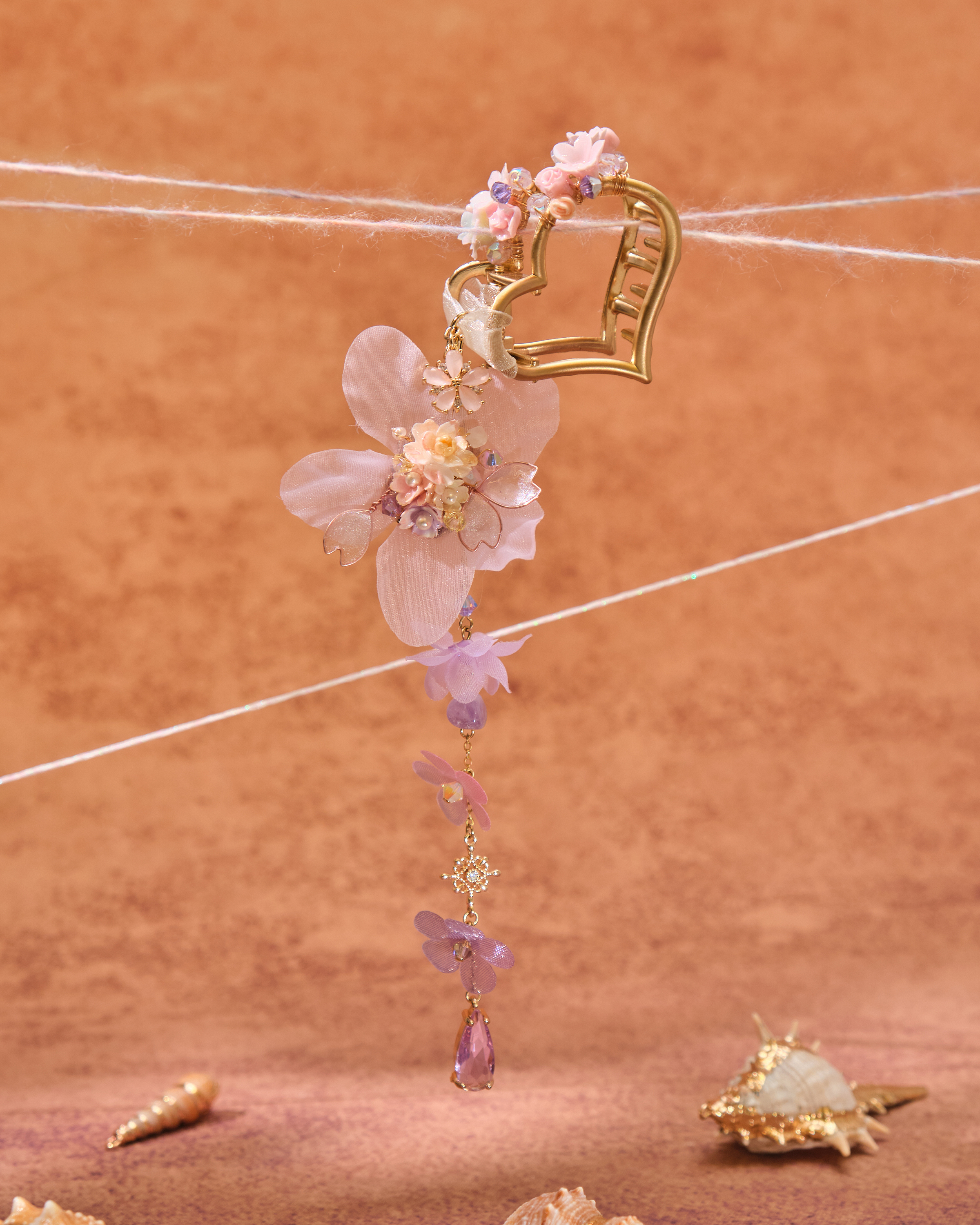 13058 Elegant Flower Language Shark Clip with Detachable Bow