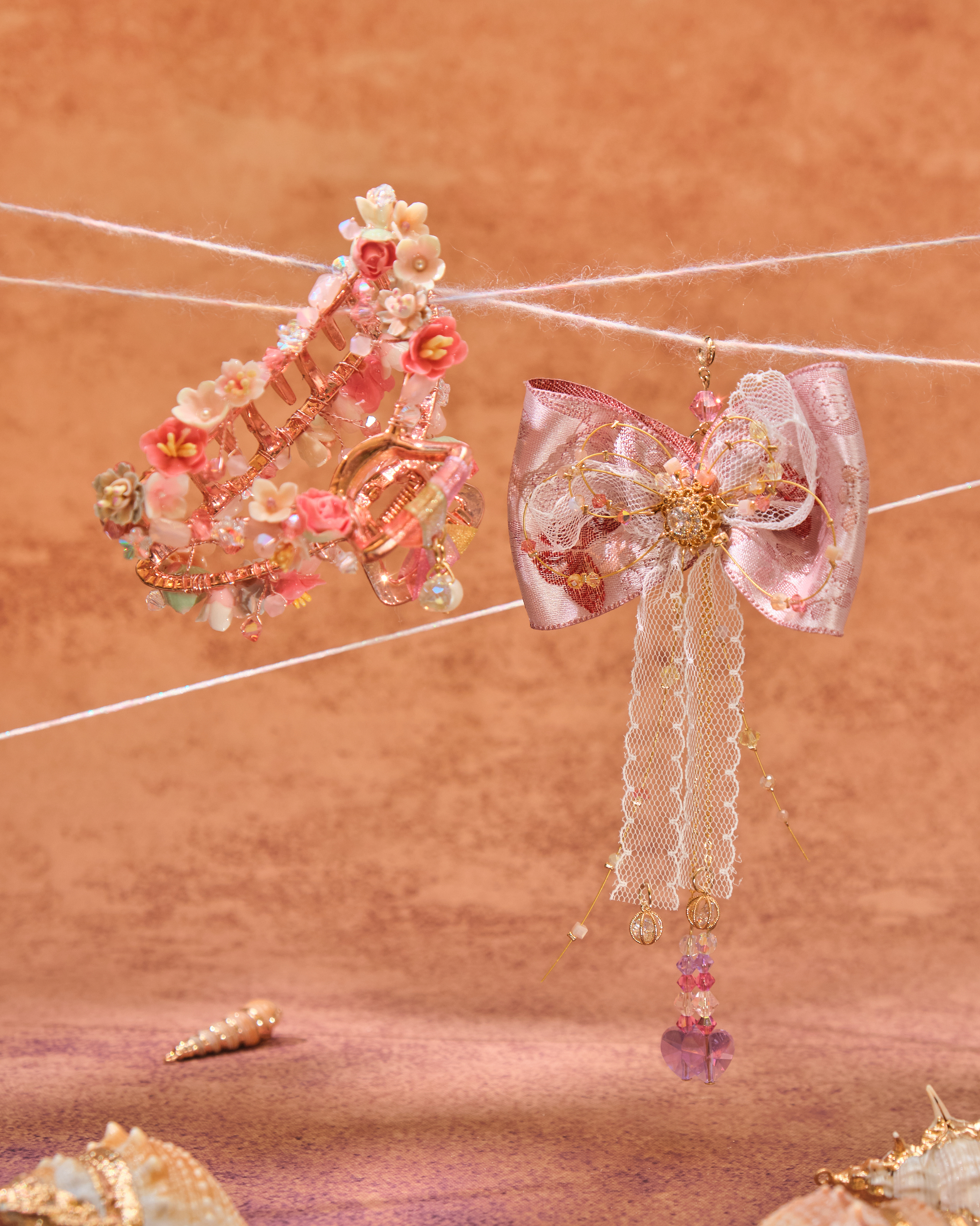 13062 Elegant Flower Language Shark Clip with Detachable Bow