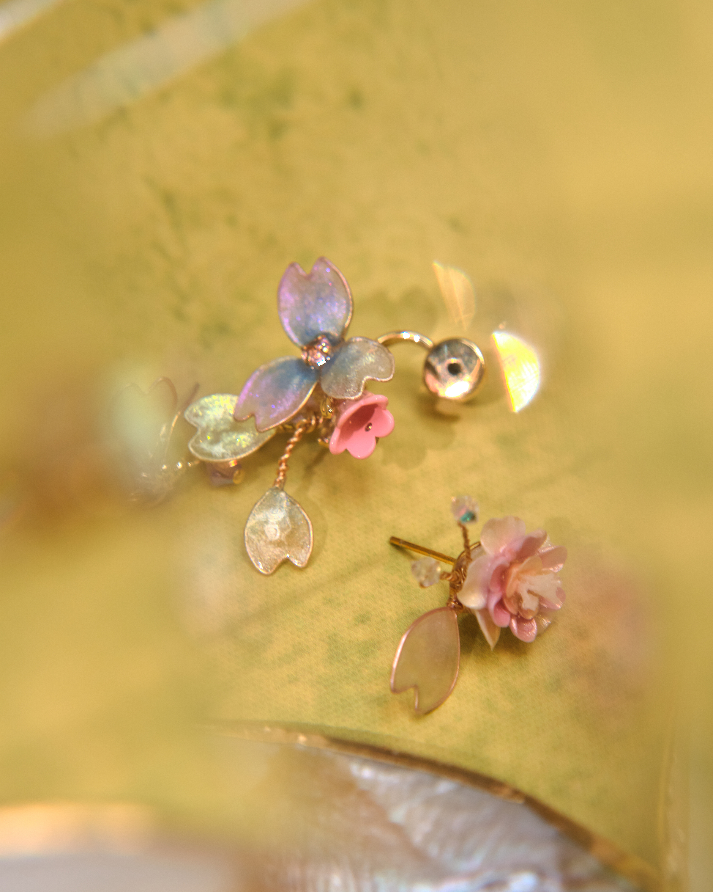 13051 Dyed Poetry Bloom Art Earrings S925