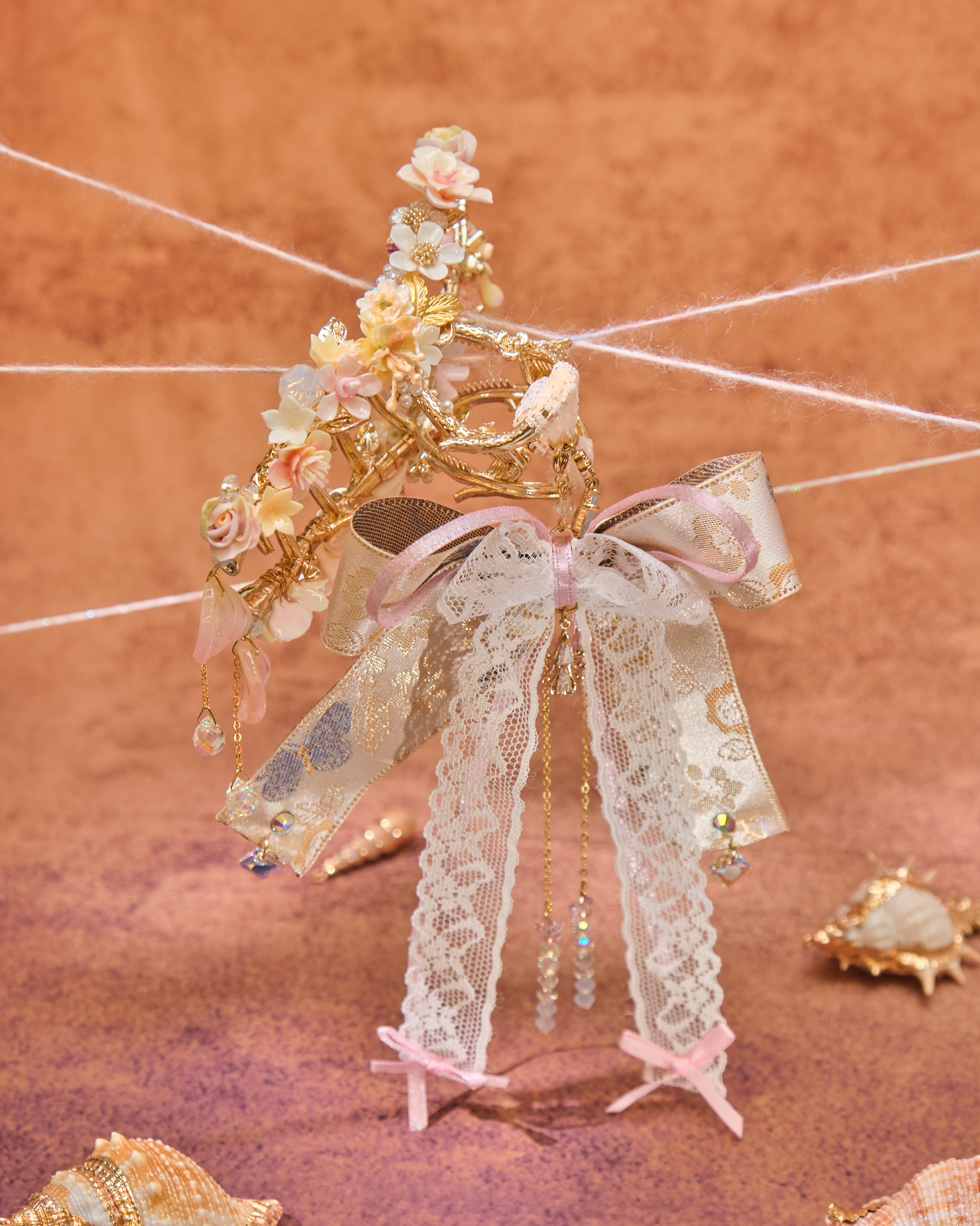 13061 Elegant Flower Language Shark Clip with Detachable Bow