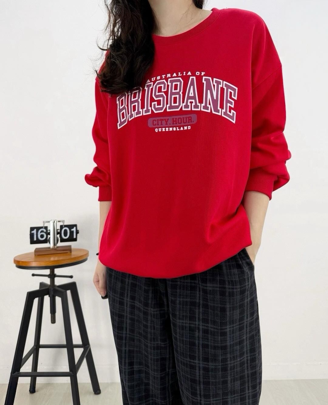 【休閒時髦的復古美式字母造型大學tee】（現貨）