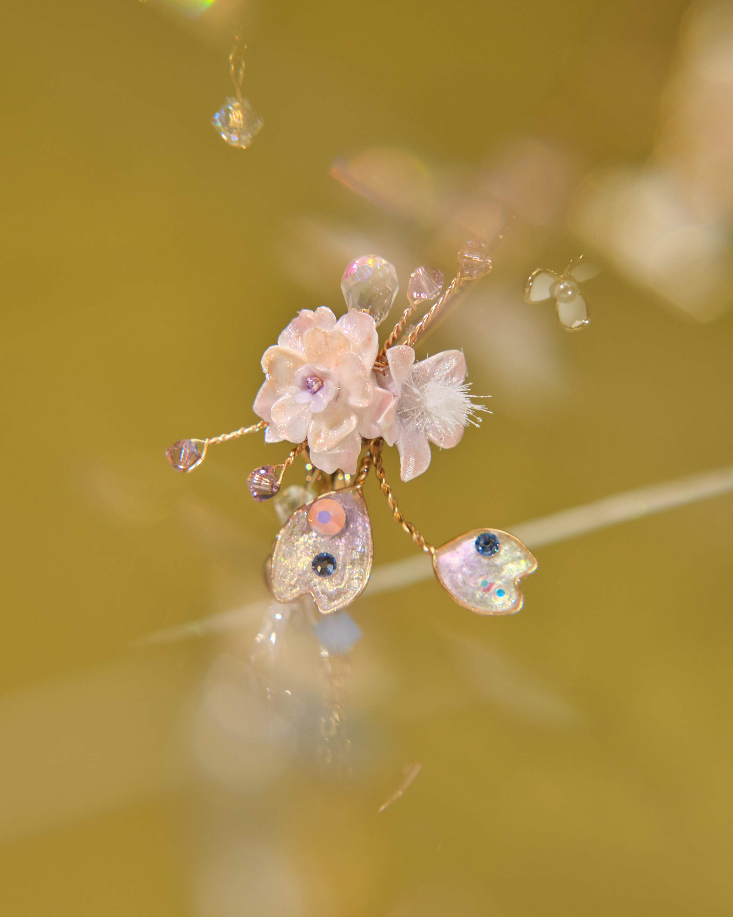 13042 Dyed Poetry Bloom Art Ear Cuff (Detachable Pendant)