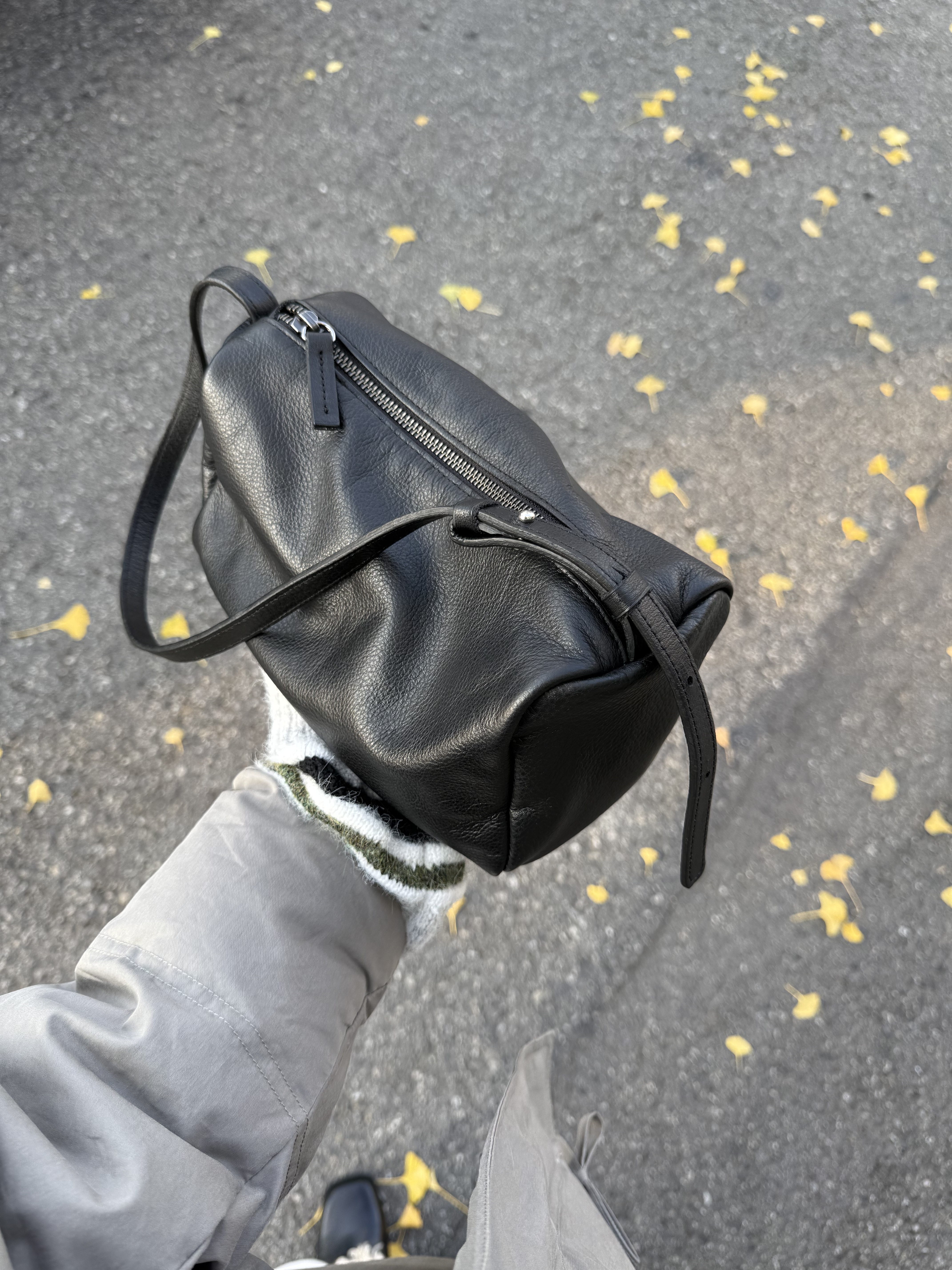 YKK植鞣牛皮方圓包/2色均碼/黑