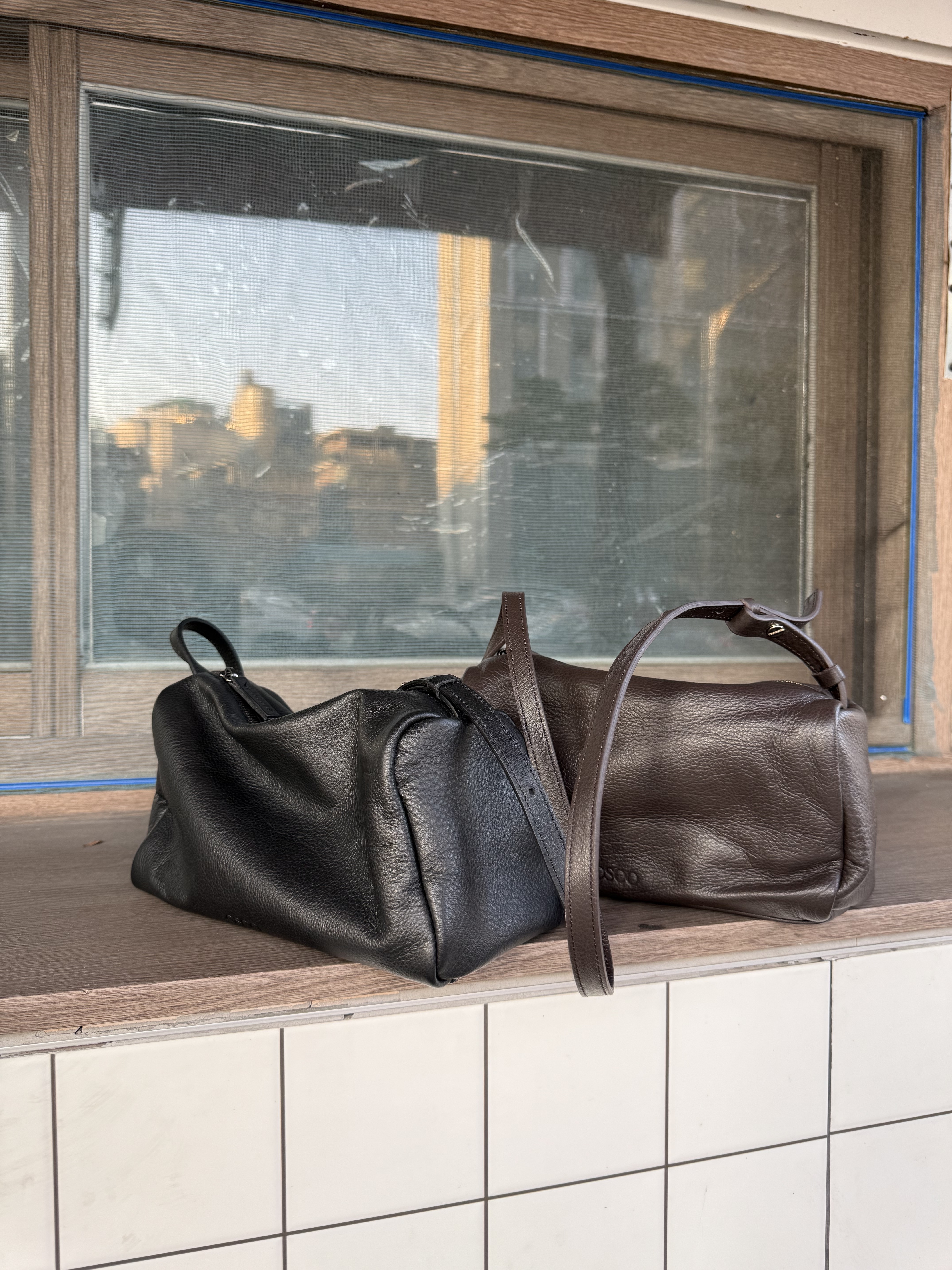 YKK植鞣牛皮方圓包/2色均碼/深深咖