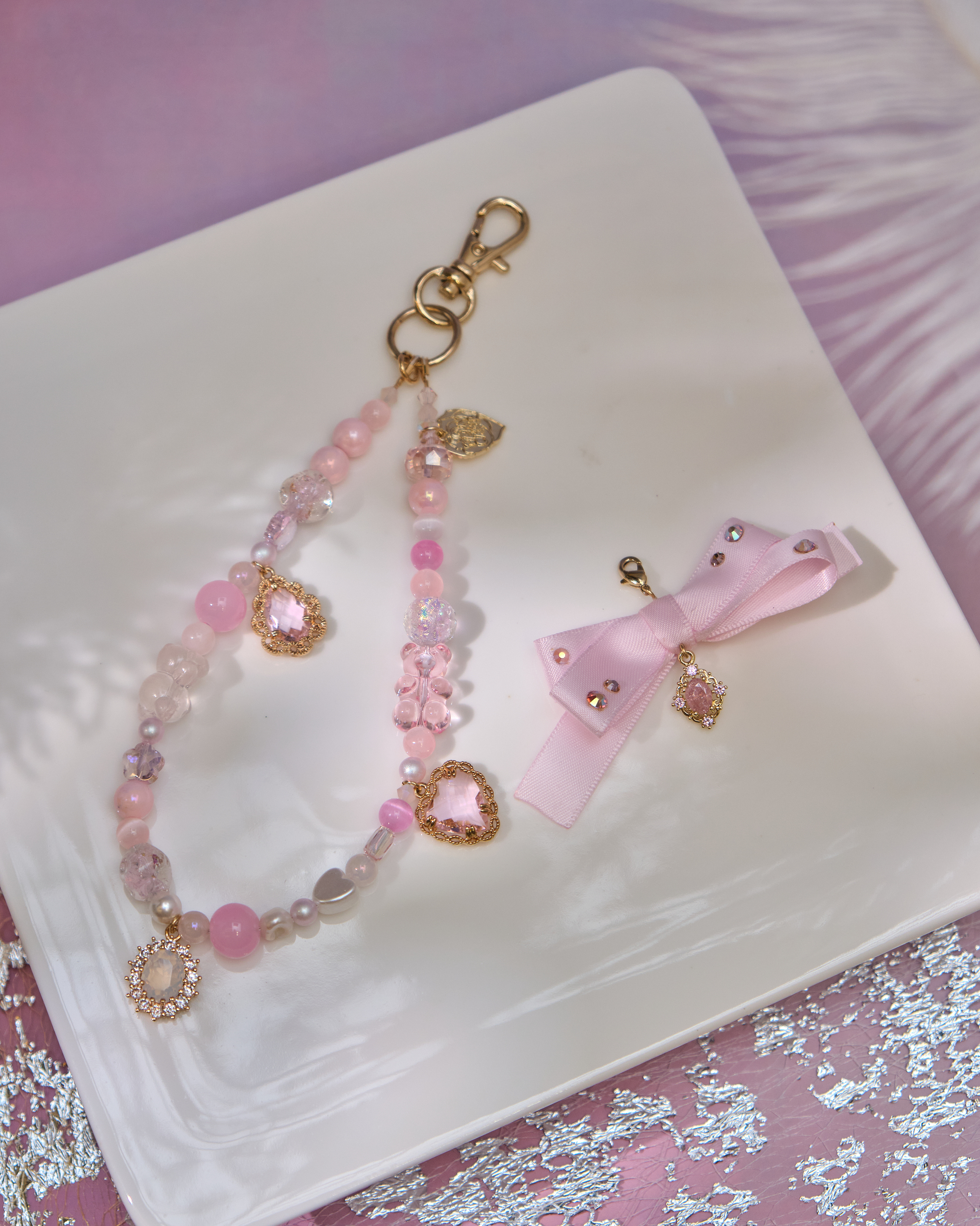 13001 Harajuku Resin Bead Short Phone Strap with Detachable Bow