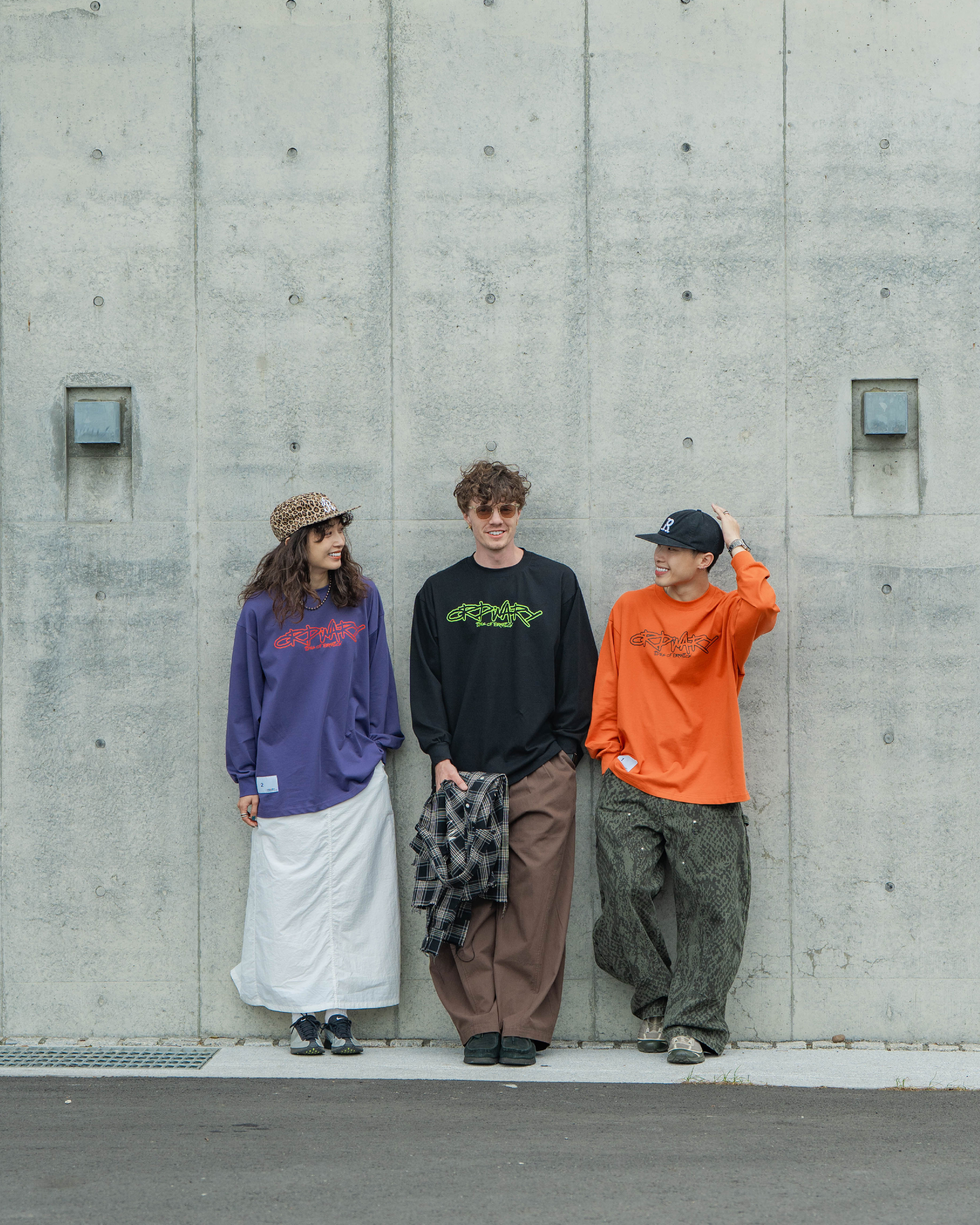 Ordinary 草寫鯨魚照片Tee