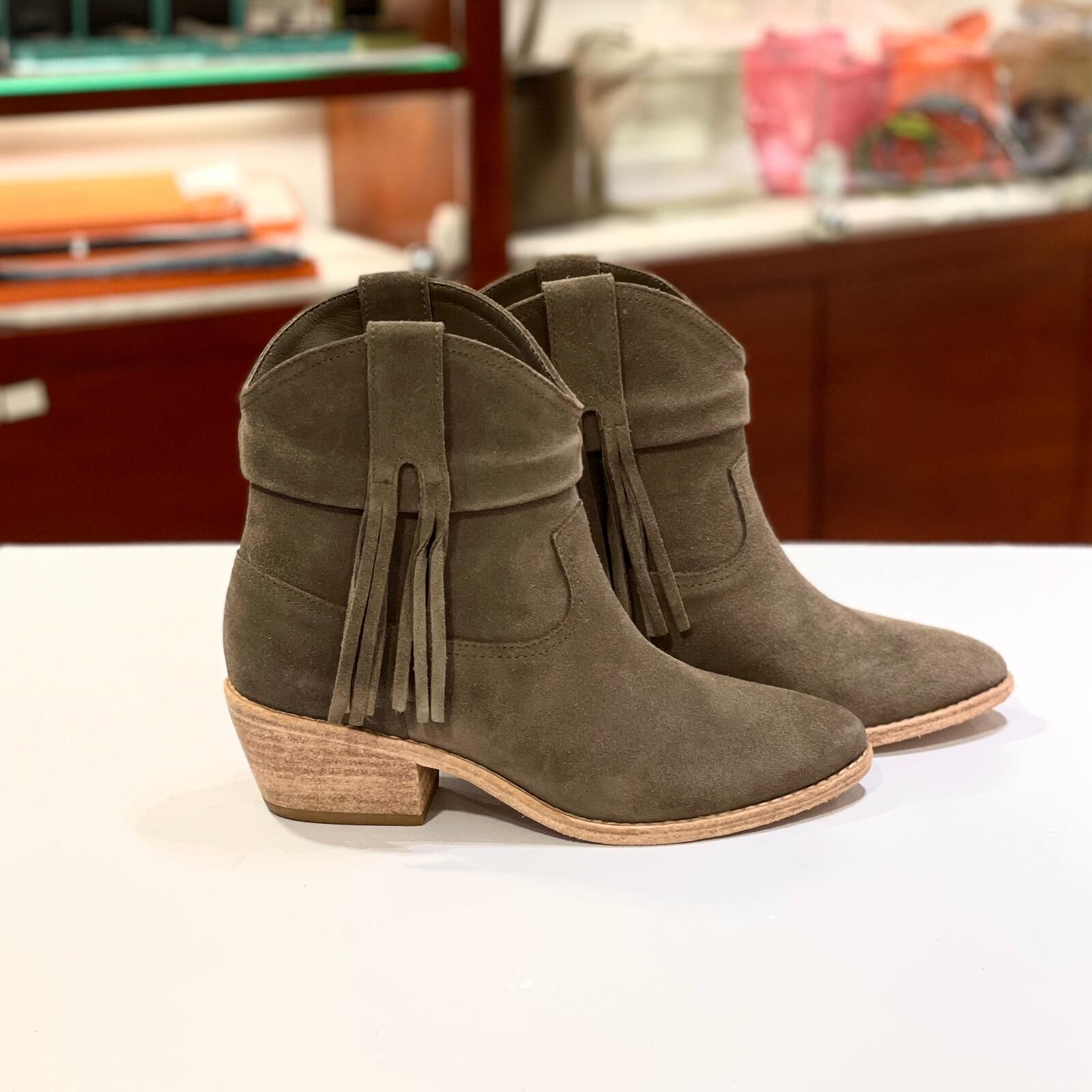 只有35碼~全球最抵!!! 全新意大利 JOIE KEATON ANKLE BOOTS 灰色麂皮高跟短靴 #BRAND NEW #香榭站正品