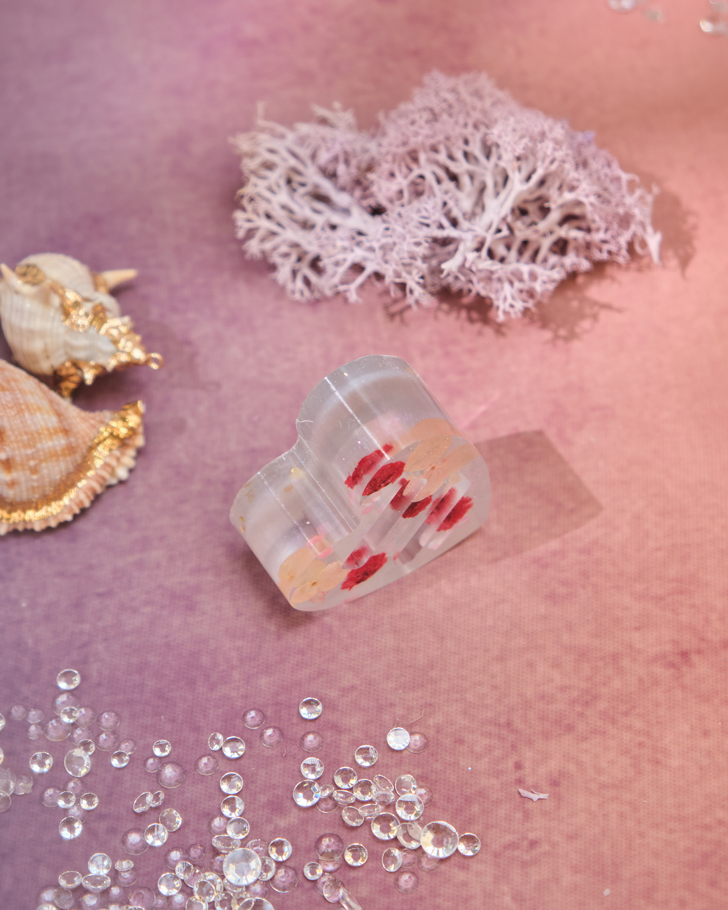 12925 Secret Garden Resin Ring Holder