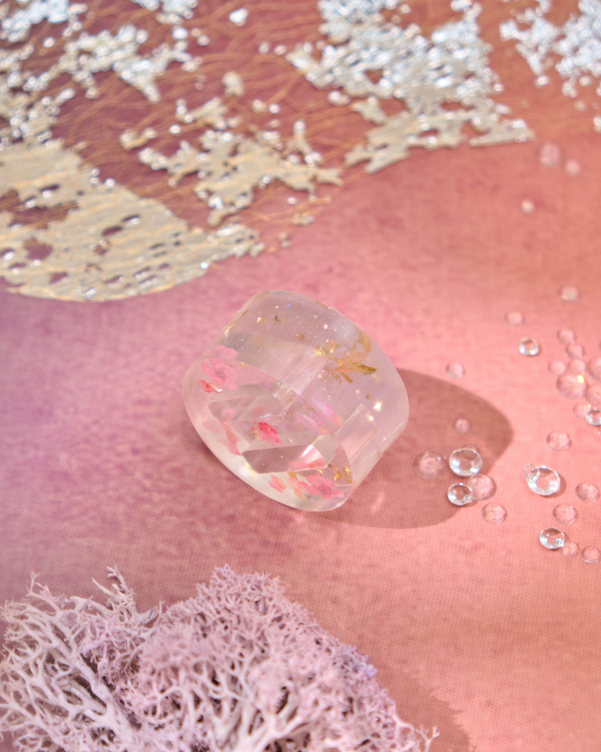 12923 Secret Garden Resin Ring Holder