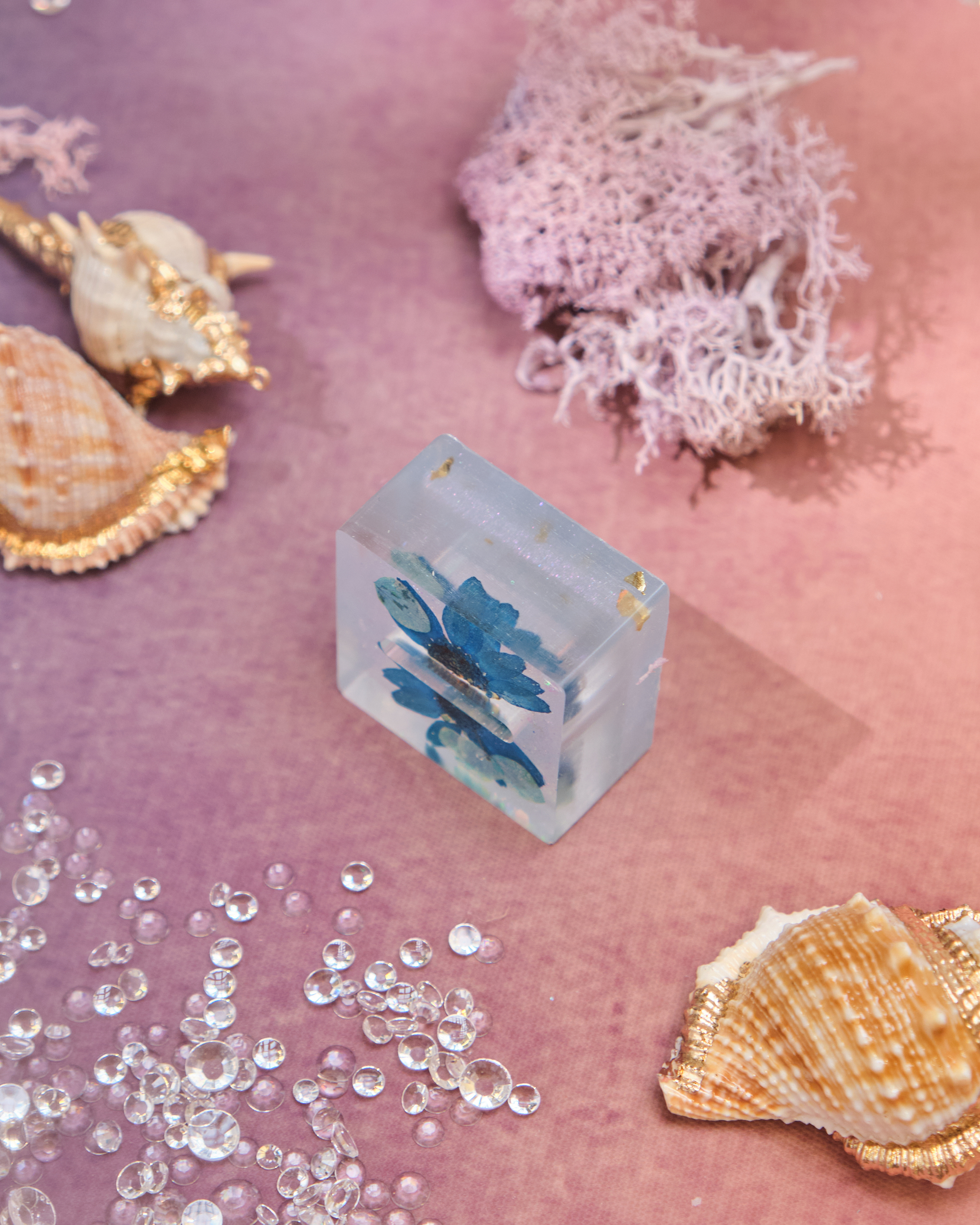 12922 Secret Garden Resin Ring Holder