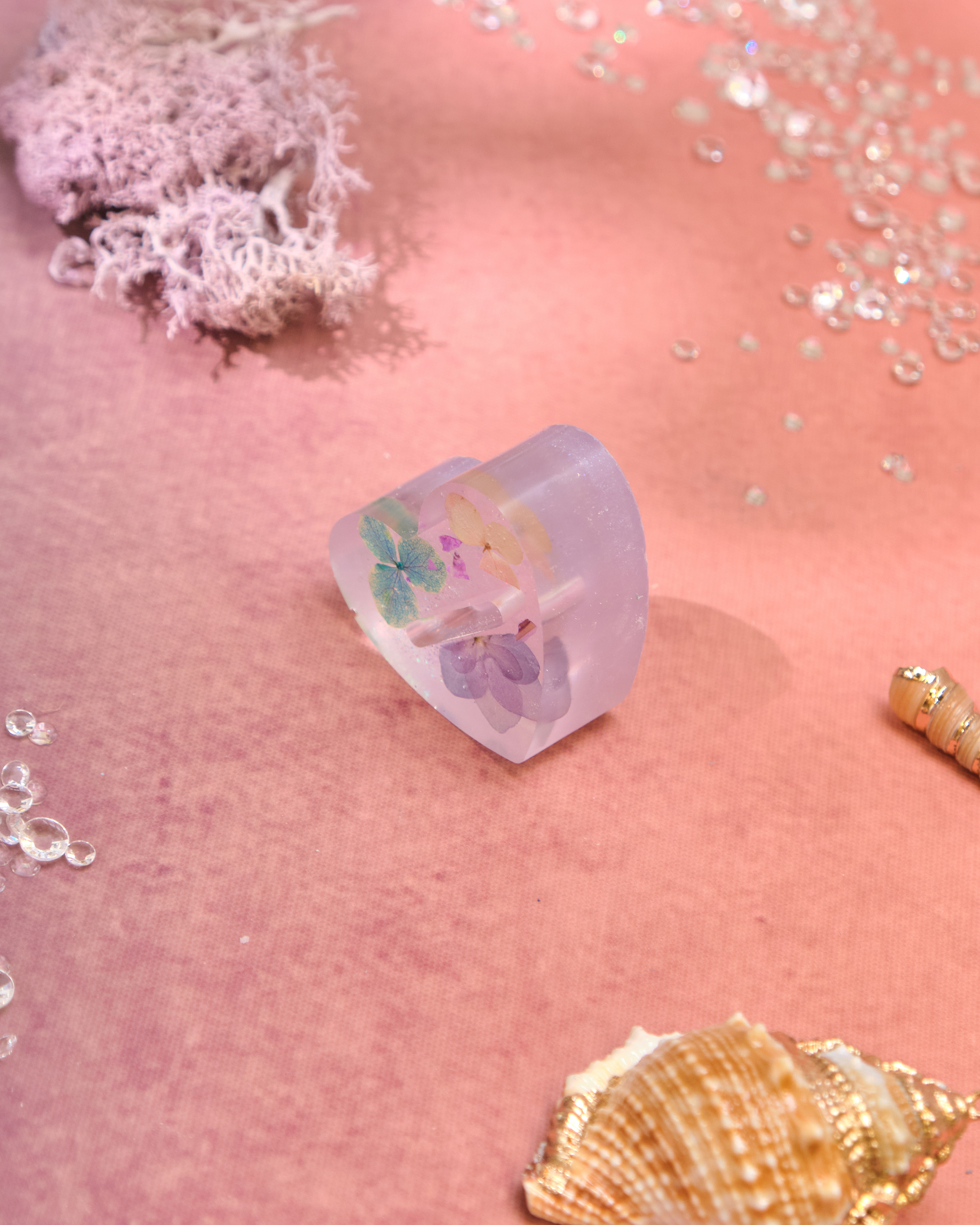 12921 Secret Garden Resin Ring Holder