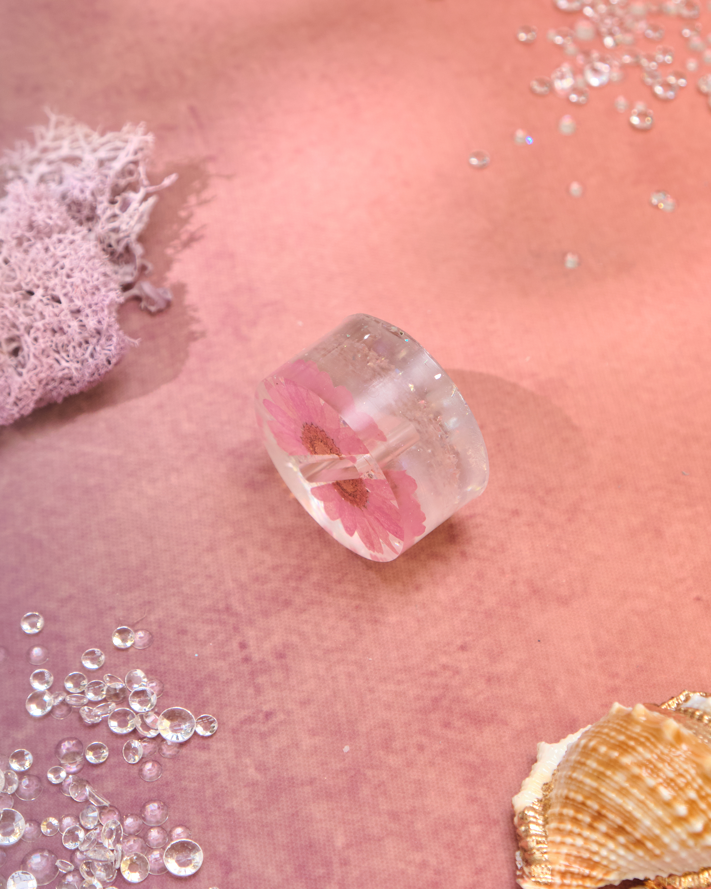 12919 Secret Garden Resin Ring Holder