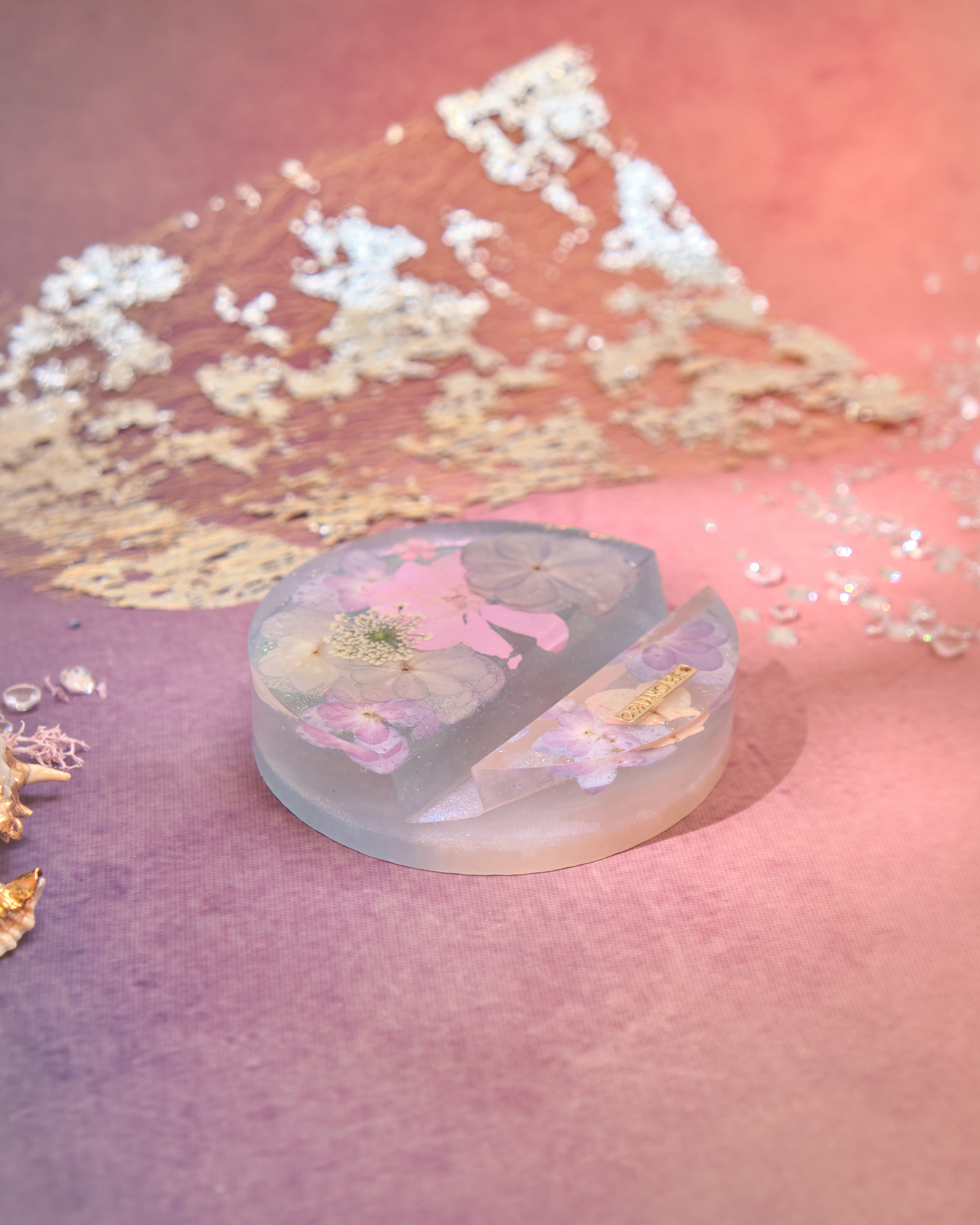 12918 Whispering Petals Resin Phone Stand