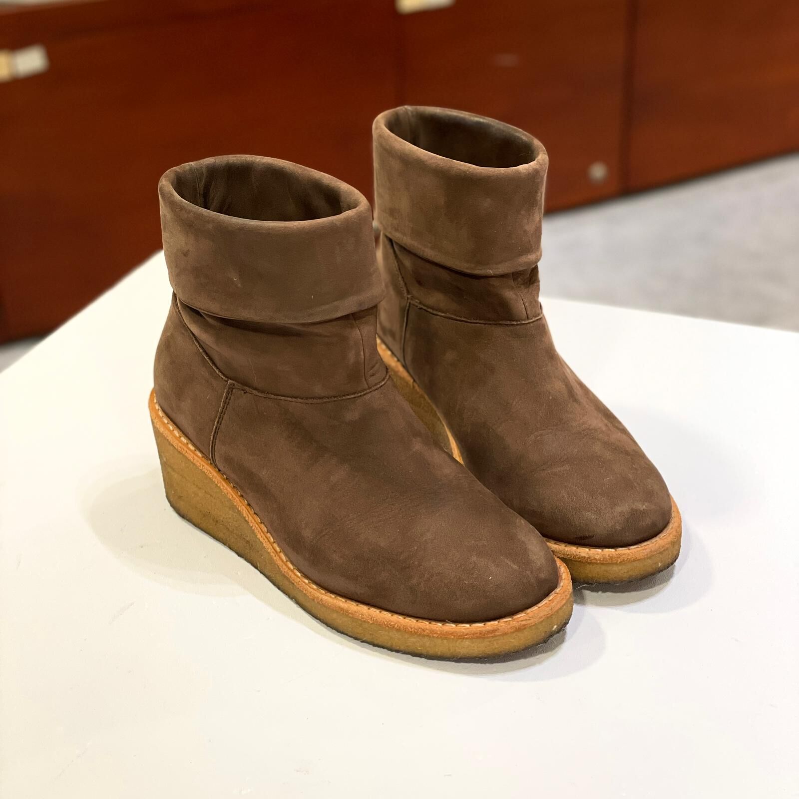 只有35碼~超級筍價!!! 90%NEW二手APC ANKLE BOOTS 啡色麂皮短靴 #香榭站正品