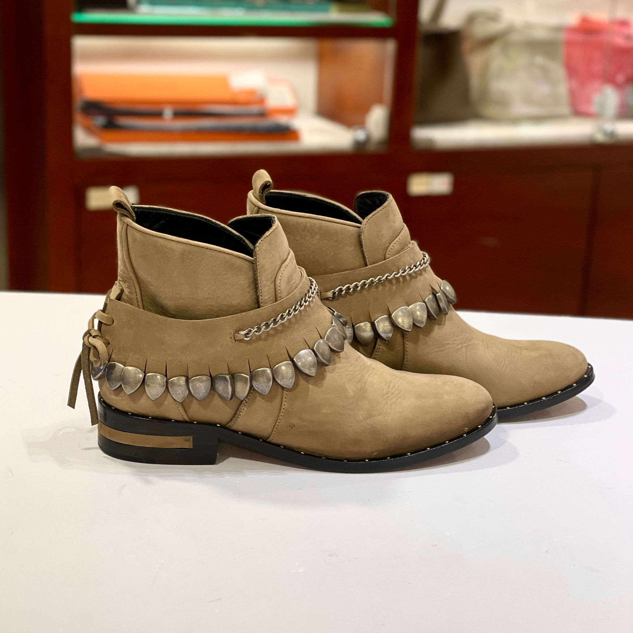只有35碼~無敵特價!!! 95%NEW二手FREDA SALVADOR BOOTS, 杏色麂皮短靴 #香榭站正品