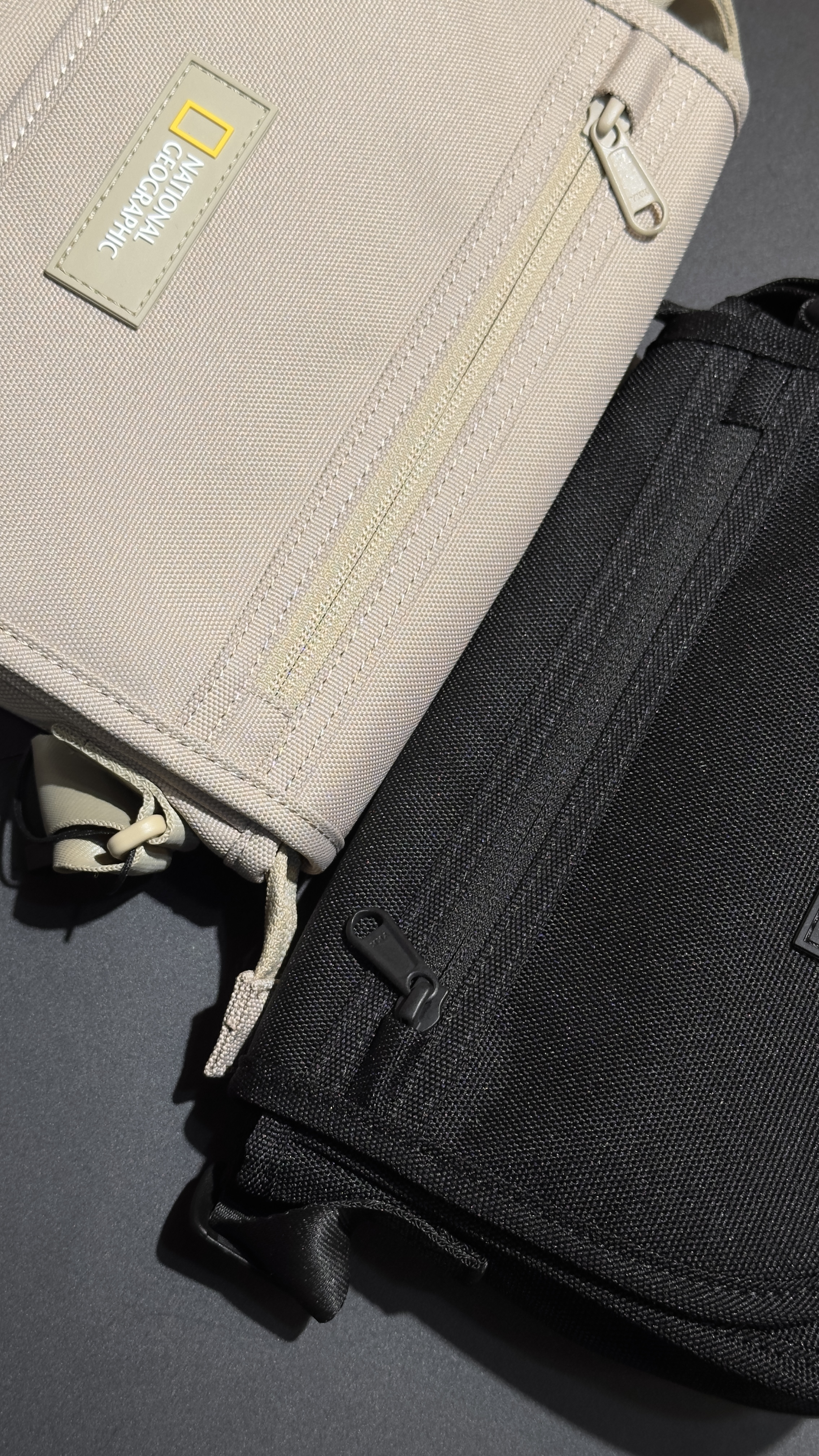 【現貨】NATIONAL GEOGRAPHIC 國家地理 布章Logo 郵差包 小款 側背包 N255ACR310