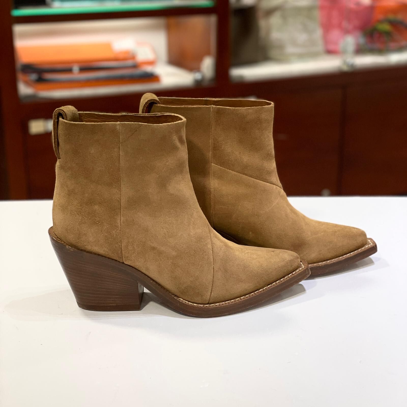 只有35碼~無敵特價!!! 95%NEW二手意大利 ACNE STUDIOS BOOTS, 淺啡色麂皮短靴 #香榭站正品