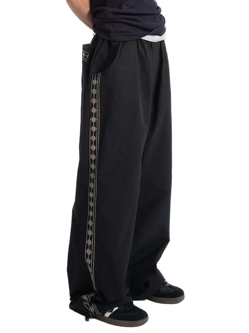 Ruta刺繡鑲邊尼龍休閒褲