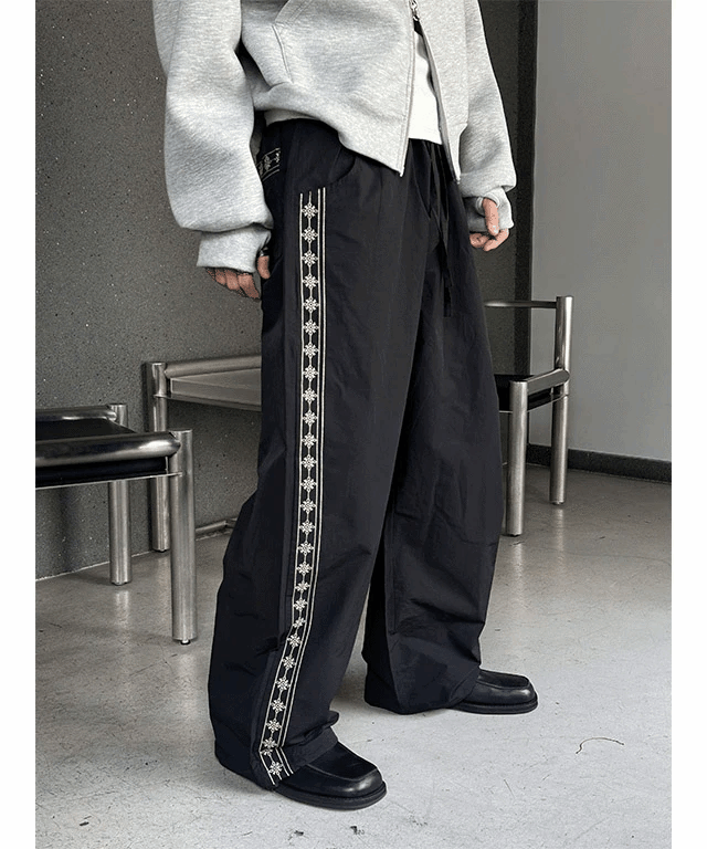 Ruta刺繡鑲邊尼龍休閒褲