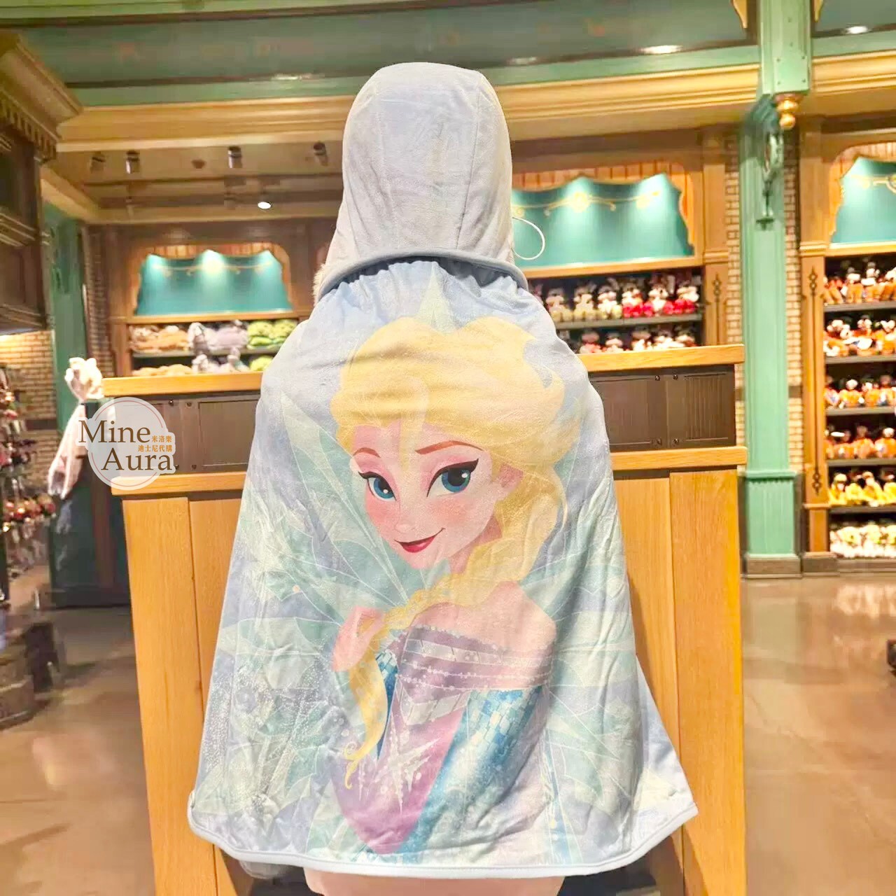 艾莎 Elsa 連帽造型 披肩 毛毯 可摺疊收納 冰雪奇緣 Frozen -上海迪士尼樂園