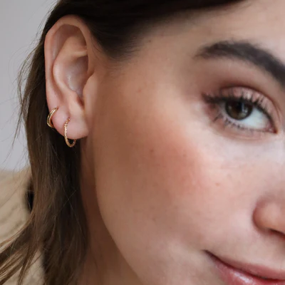 1WK0708-357 WAEKURA Earrings Maeva - Pair Gold (A-LX-E)