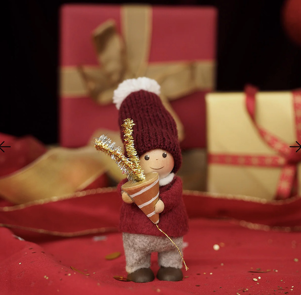 20th Celebration 手拿禮炮小男孩